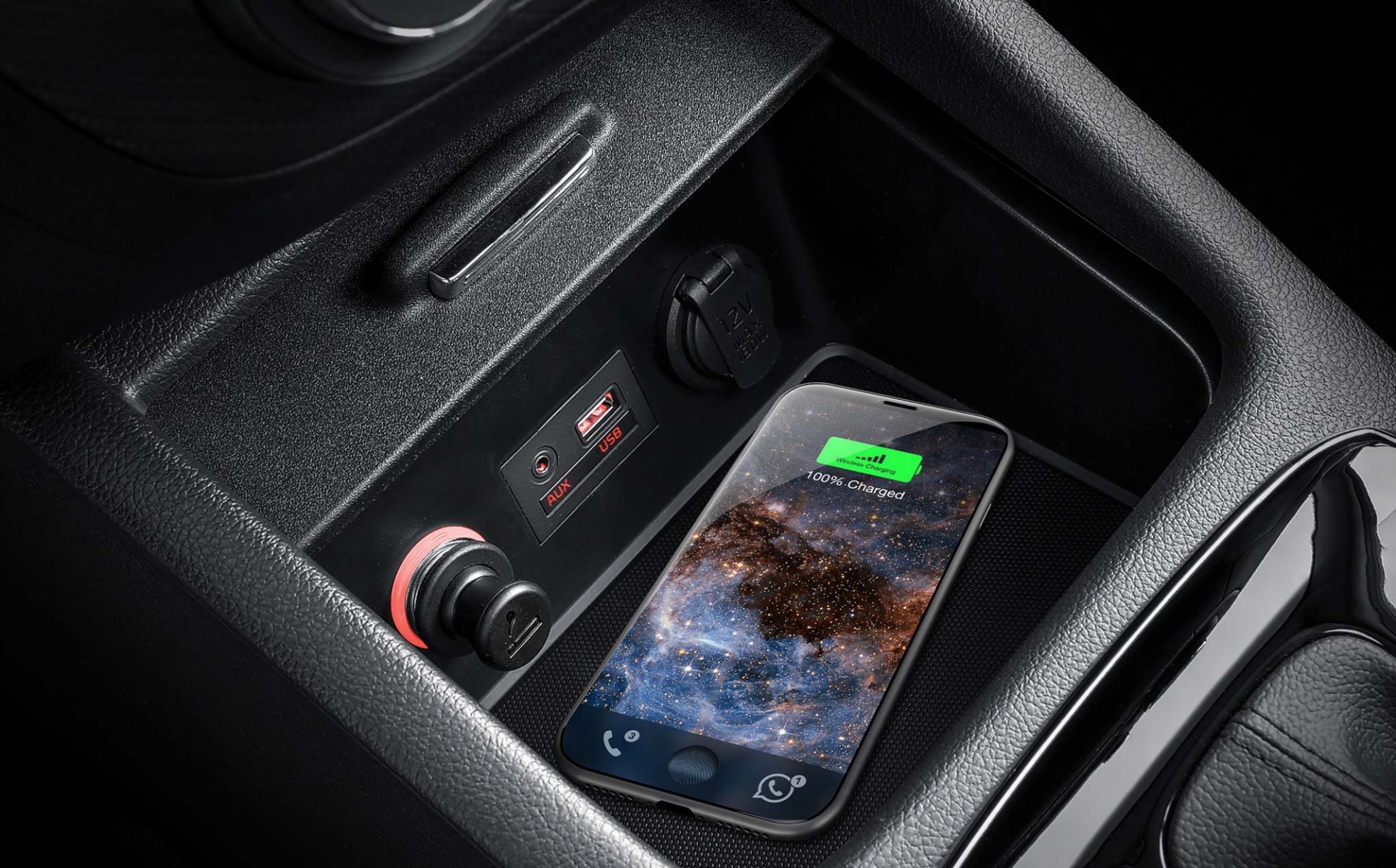 Kia Cerato được trang bị sạc không dây; iPhone 8/8+ hay X sẽ xài được | Tinh tế