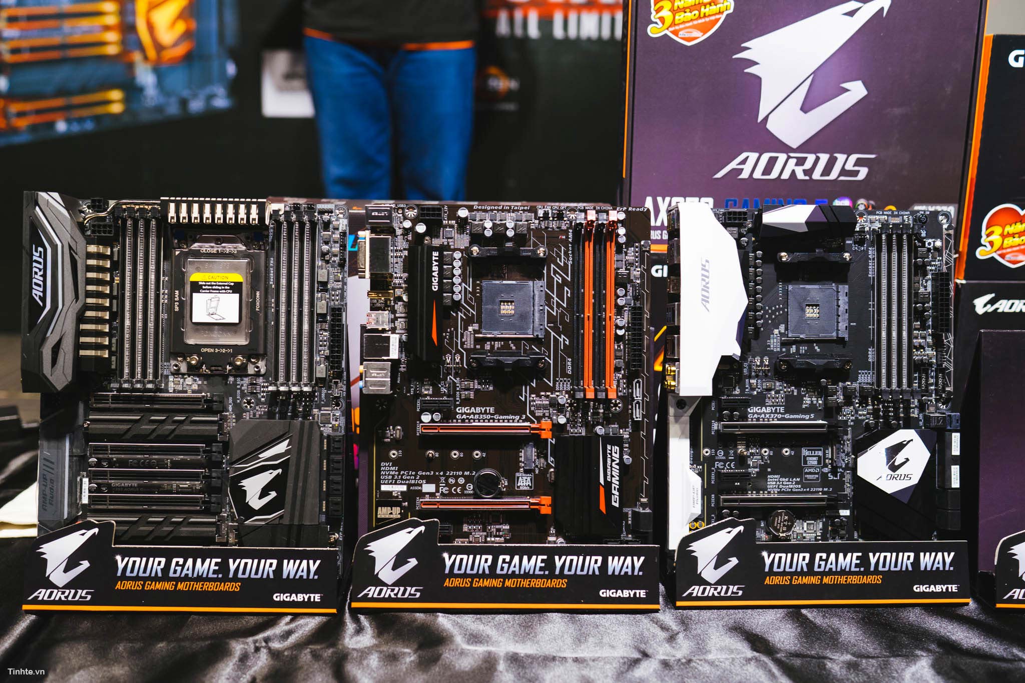 GIGABYTE_X399-5.jpg