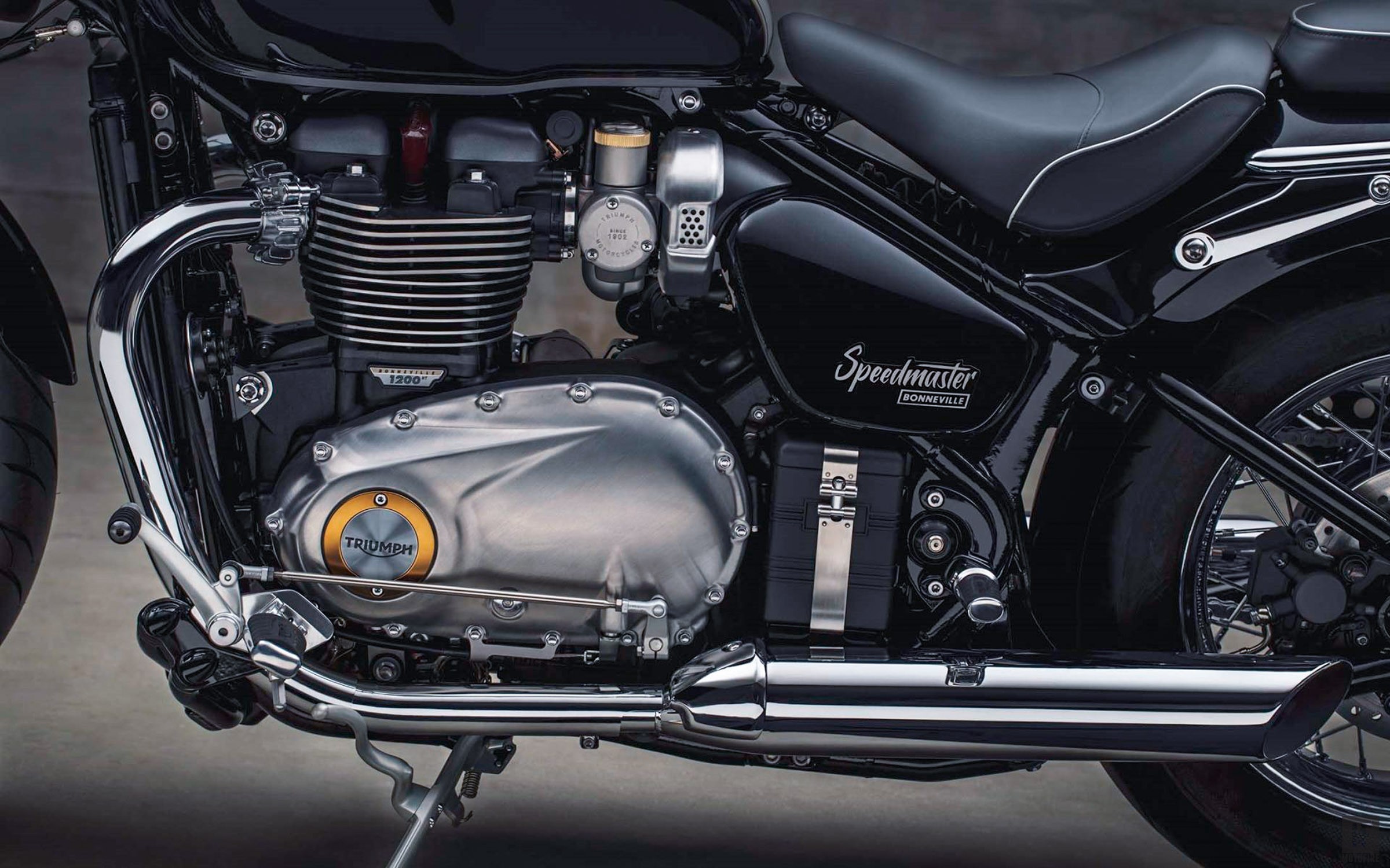 Triumph-Bonneville-Speedmaster-2018-Motofire-7.jpg