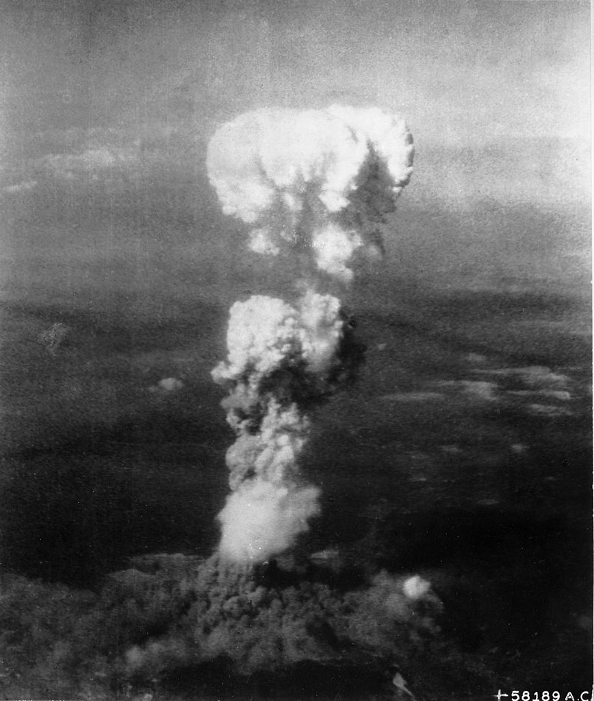 868px-Atomic_cloud_over_Hiroshima.jpg