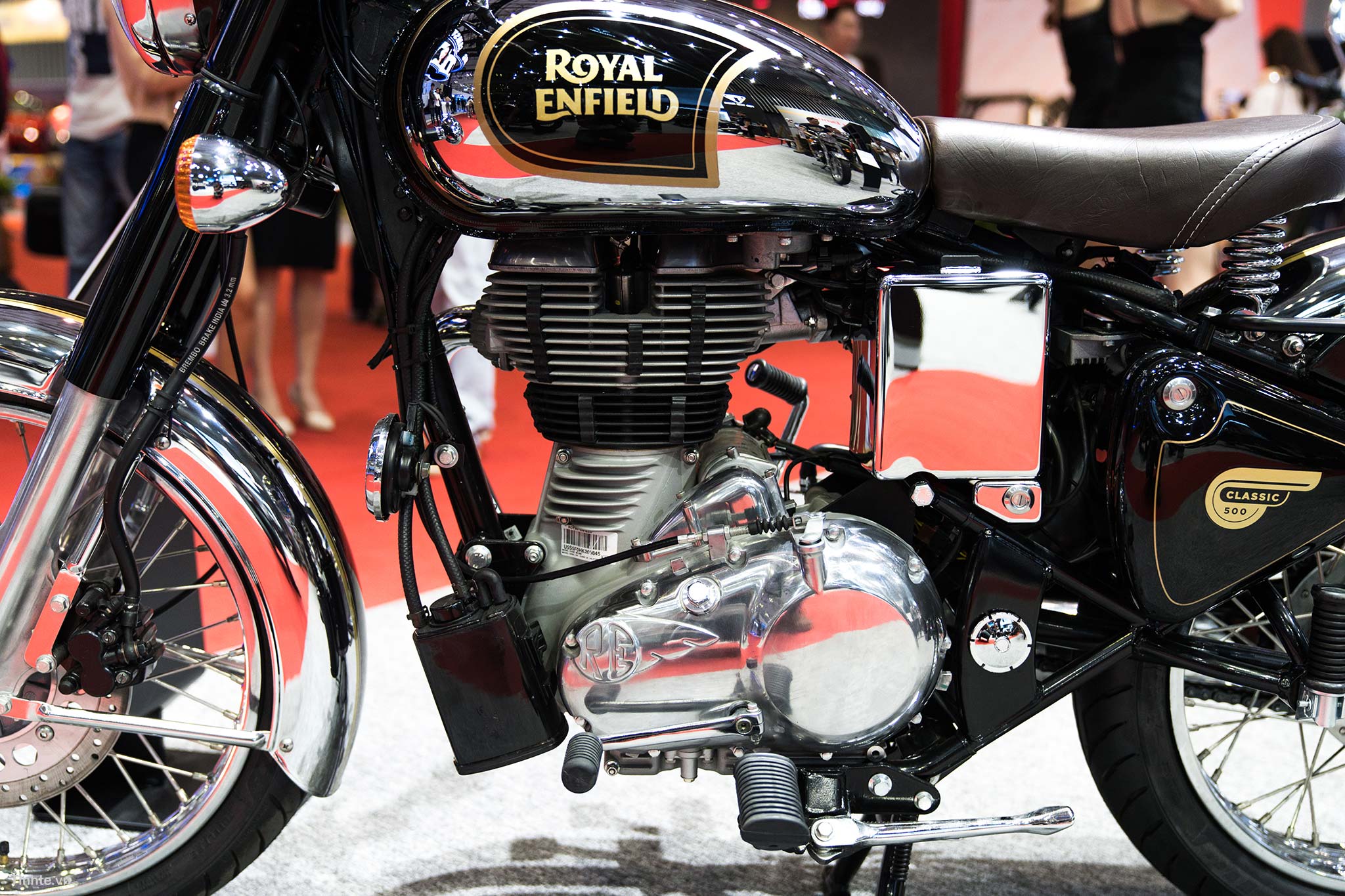 tinhte_royal_enfield_classic_chrome_vims_2017_5.jpg