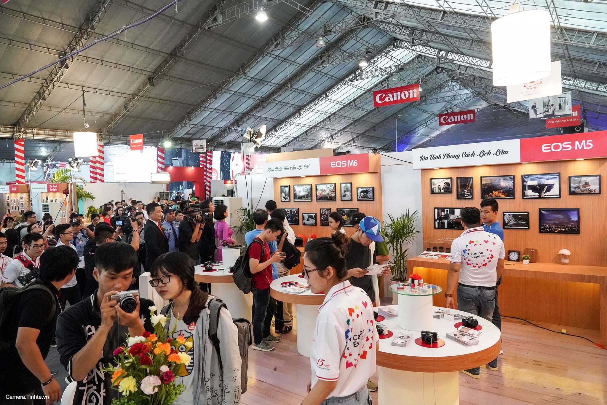 Camera-Tinh-Te_Canon-Expo-2017_9.jpg