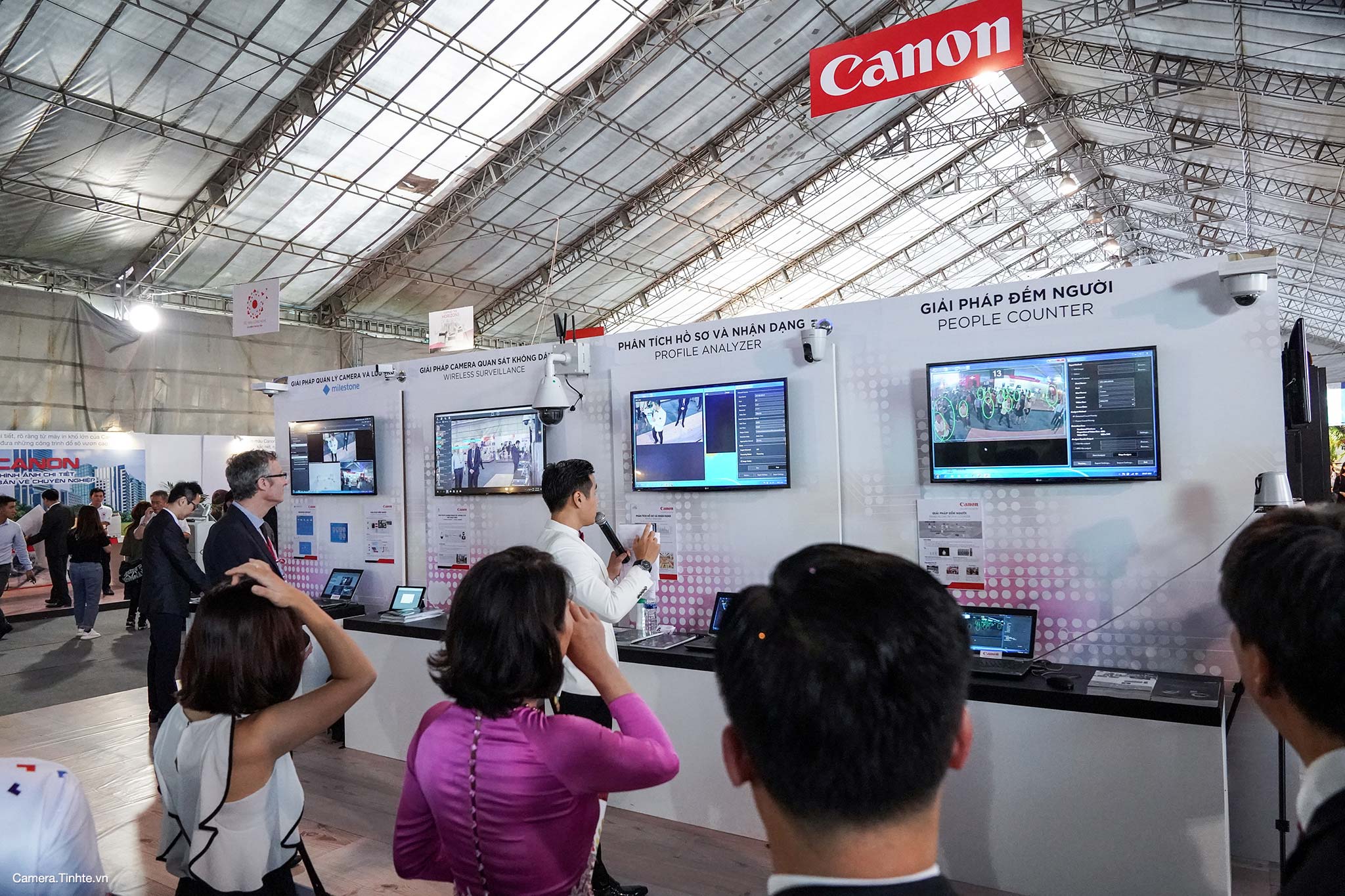 Camera-Tinh-Te_Canon-Expo-2017_26.jpg