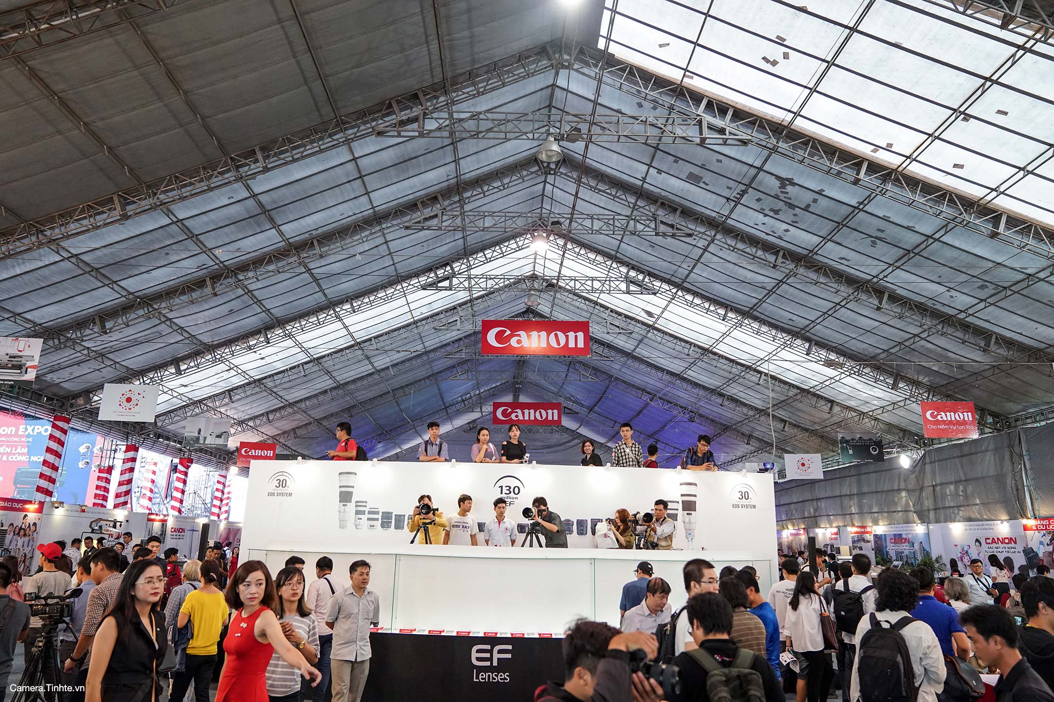 Camera-Tinh-Te_Canon-Expo-2017_20.jpg