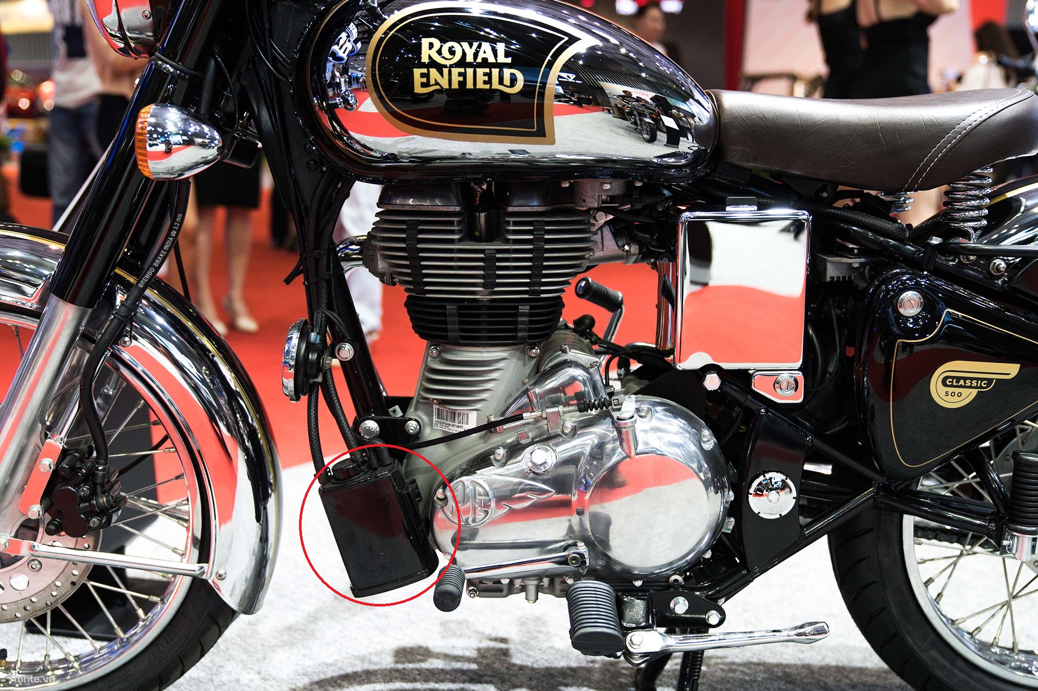 4160366_tinhte_royal_enfield_classic_chrome_vims_2017_5.jpg