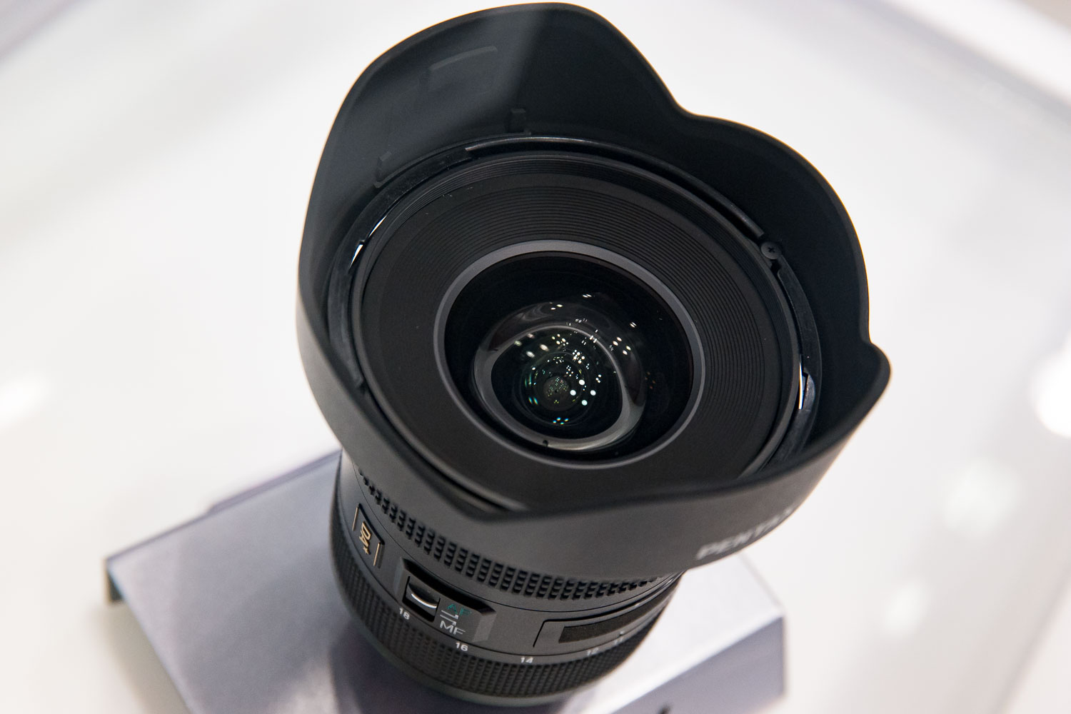 Pentax giới thiệu ống PentaxDA* 1118mm F2.8 và PentaxD FA* 50mm F1.4