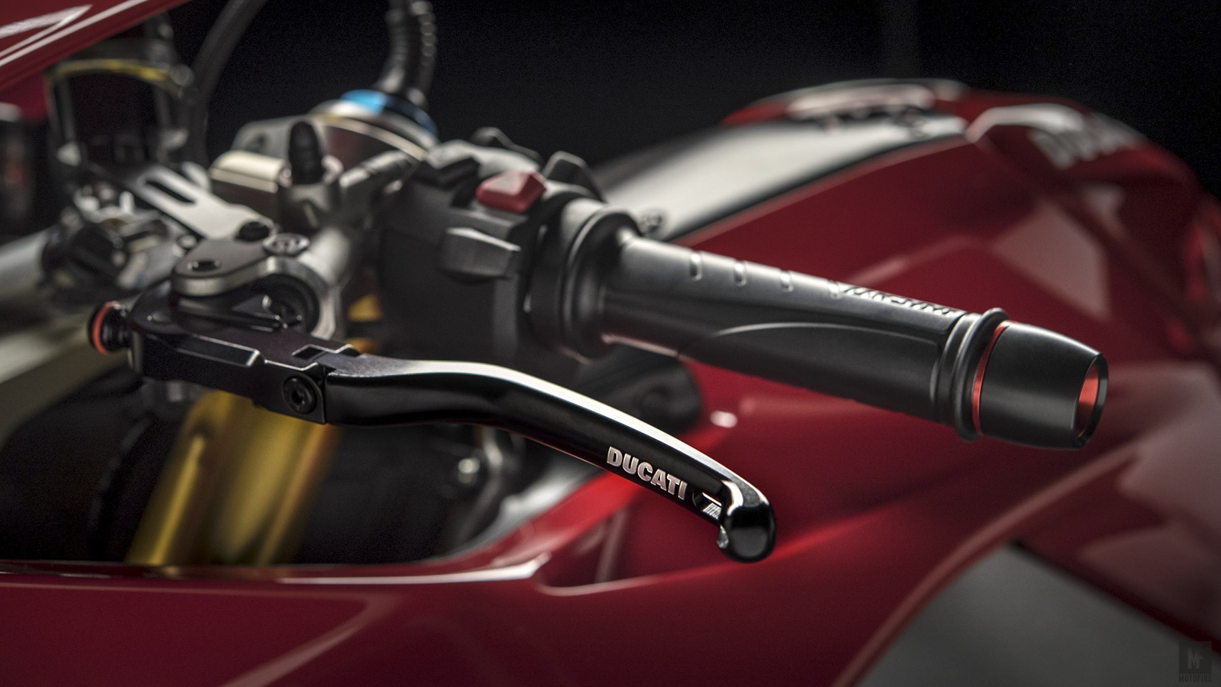 ducati-panigale-v4-2018-launch-motofire-17.jpg