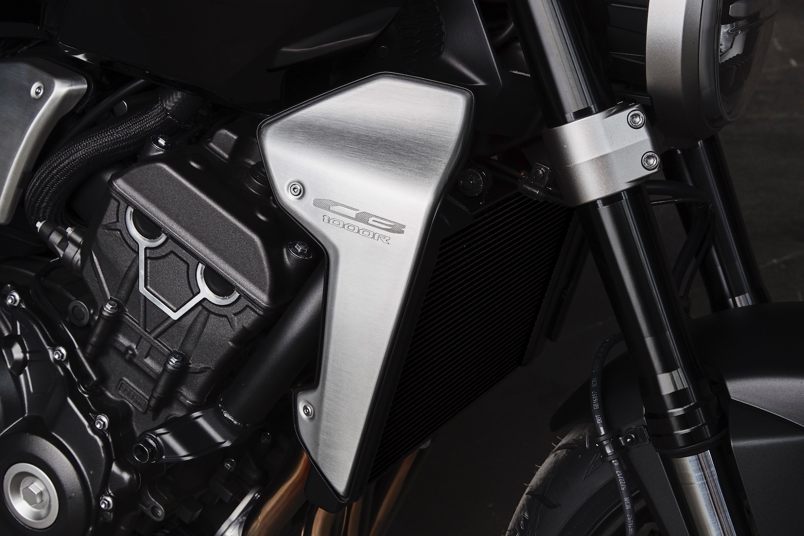2018-Honda-CB1000R-First-Look-naked-sport-motorcycle-1.jpg