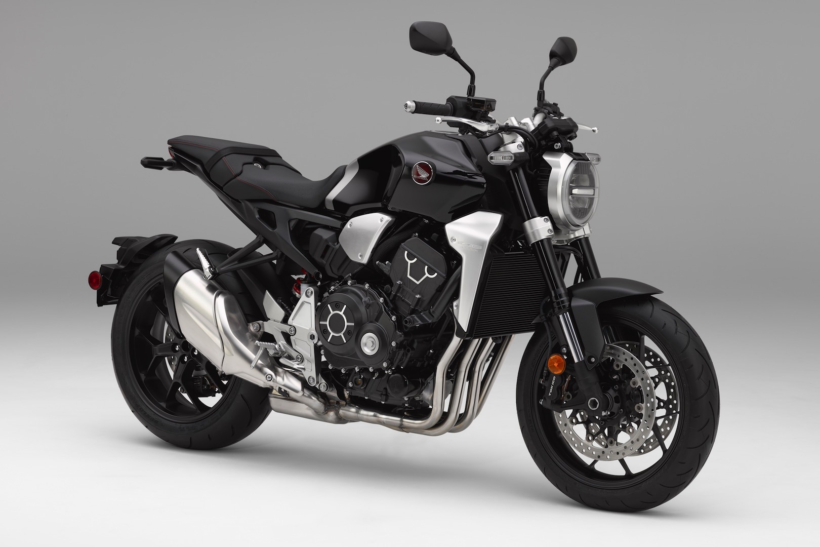 2018-Honda-CB1000R-First-Look-naked-sport-motorcycle-12.jpg