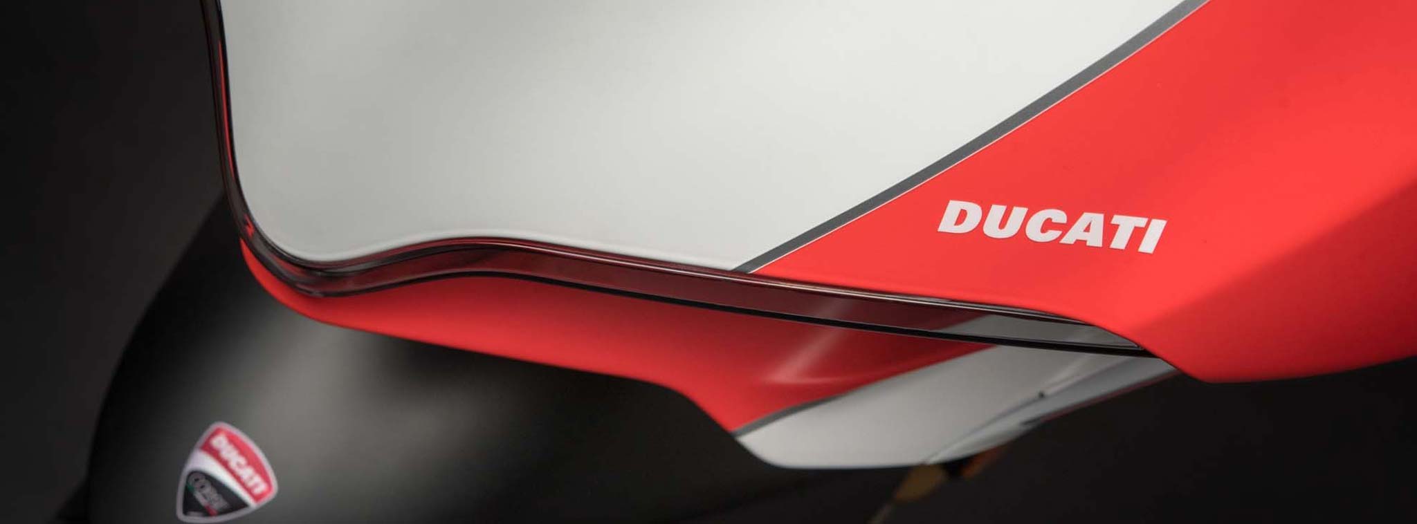 cover-xe-tay-ga-ducati.jpg