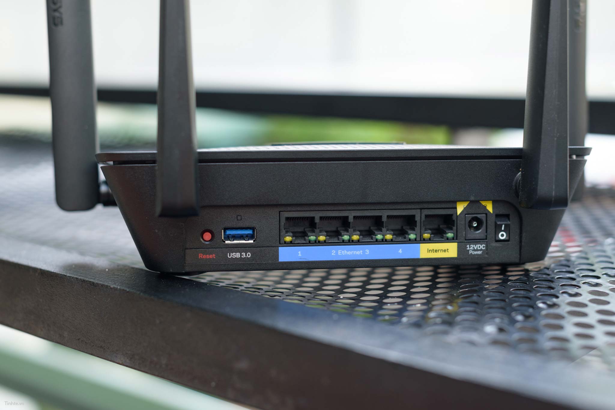 Linksys EA8300_tinhte.vn 3.jpg