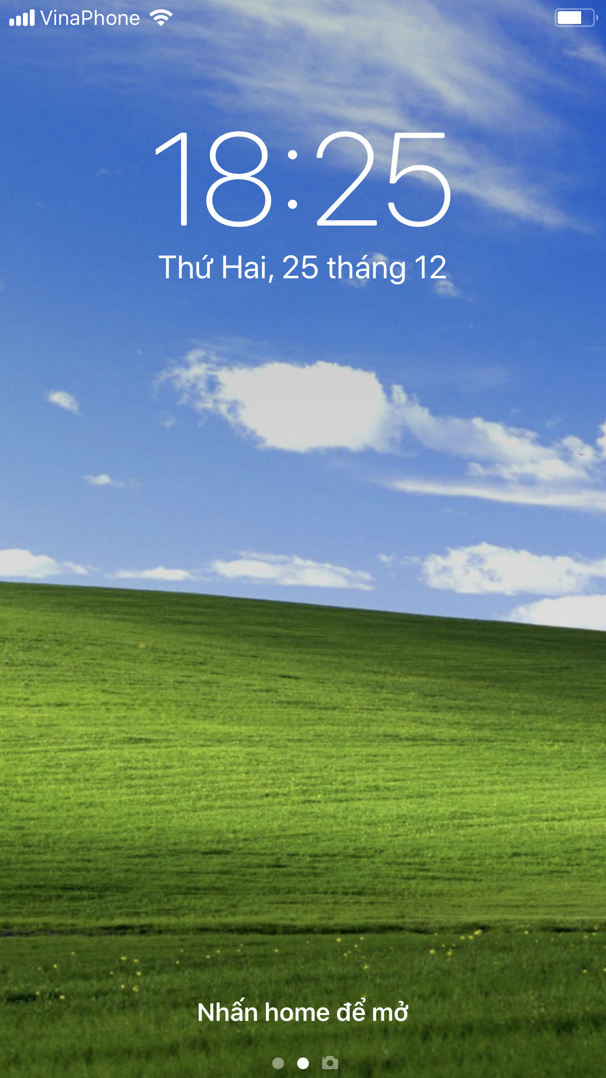 Hình nền Bliss Windows XP: Bạn có muốn tìm kiếm một hình nền tuyệt đẹp và mang tính biểu tượng cho máy tính của mình? Hình nền Bliss Windows XP là lựa chọn hoàn hảo cho bạn. Với những cánh đồng xanh bao la và bầu trời trong xanh, bức ảnh này sẽ mang đến cho bạn cảm giác thư giãn và yên bình.