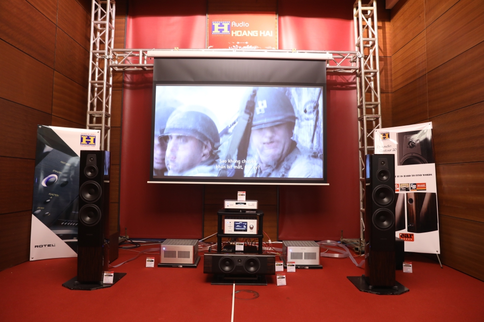 monospace-avshow-2017-hoàng-hải-audio-dynaudio-contour-20-rotel.JPG