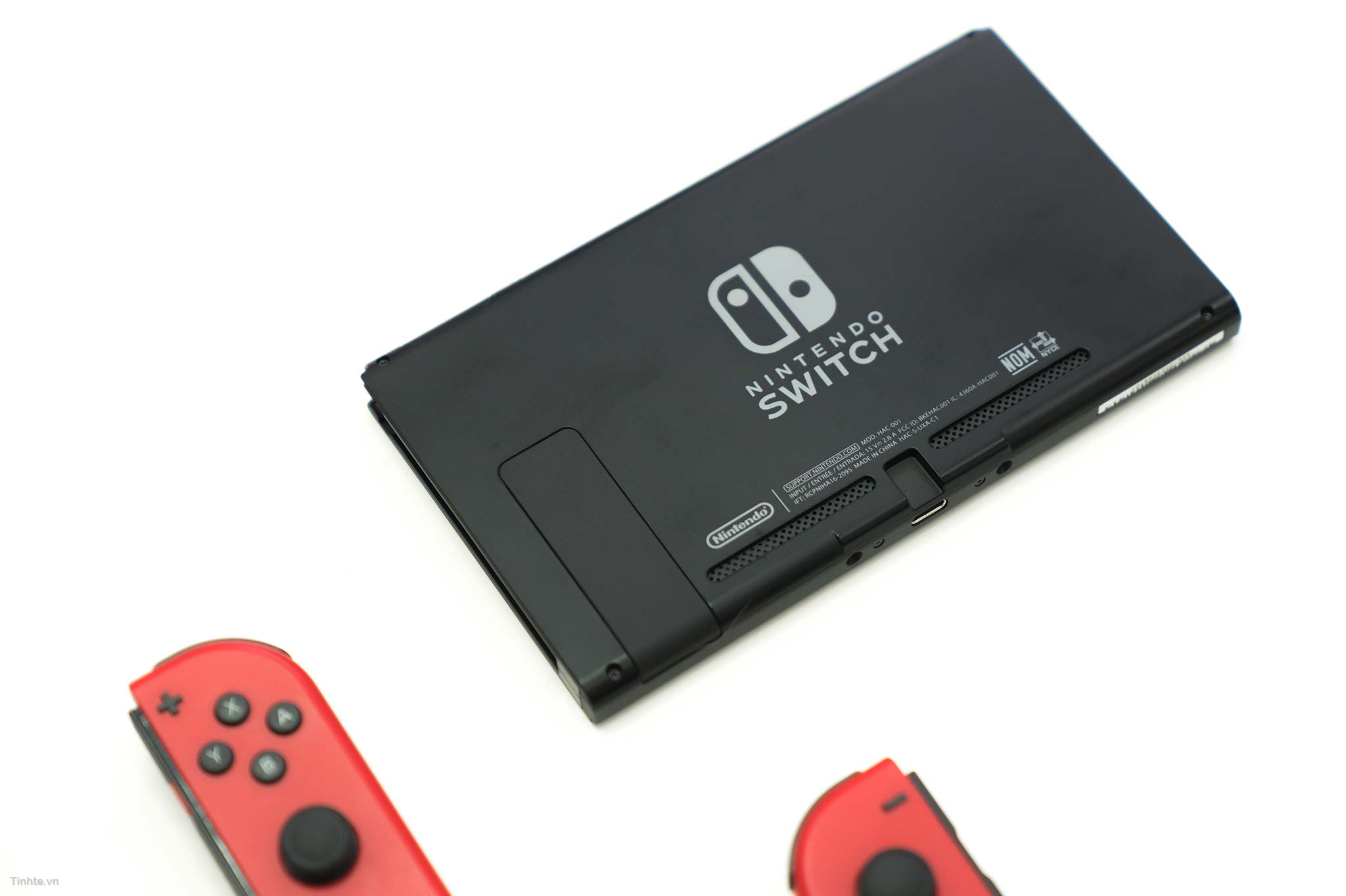 tinhte_tren_tay_nintendo_switch_mario_odysey_edition_8.jpg