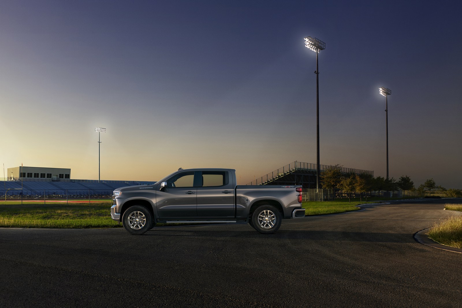 2019-Chevrolet-Silverado-12.jpg