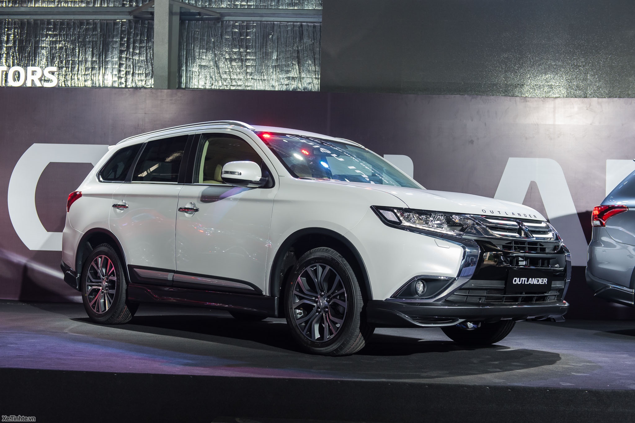 Mitsubishi_Outlander_CKD_Xe_Tinhte_DSC_3425.jpg