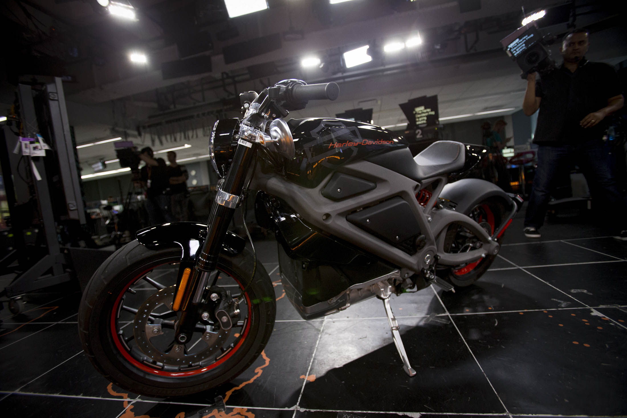 Harley-Davidson-tinhte-01.jpg