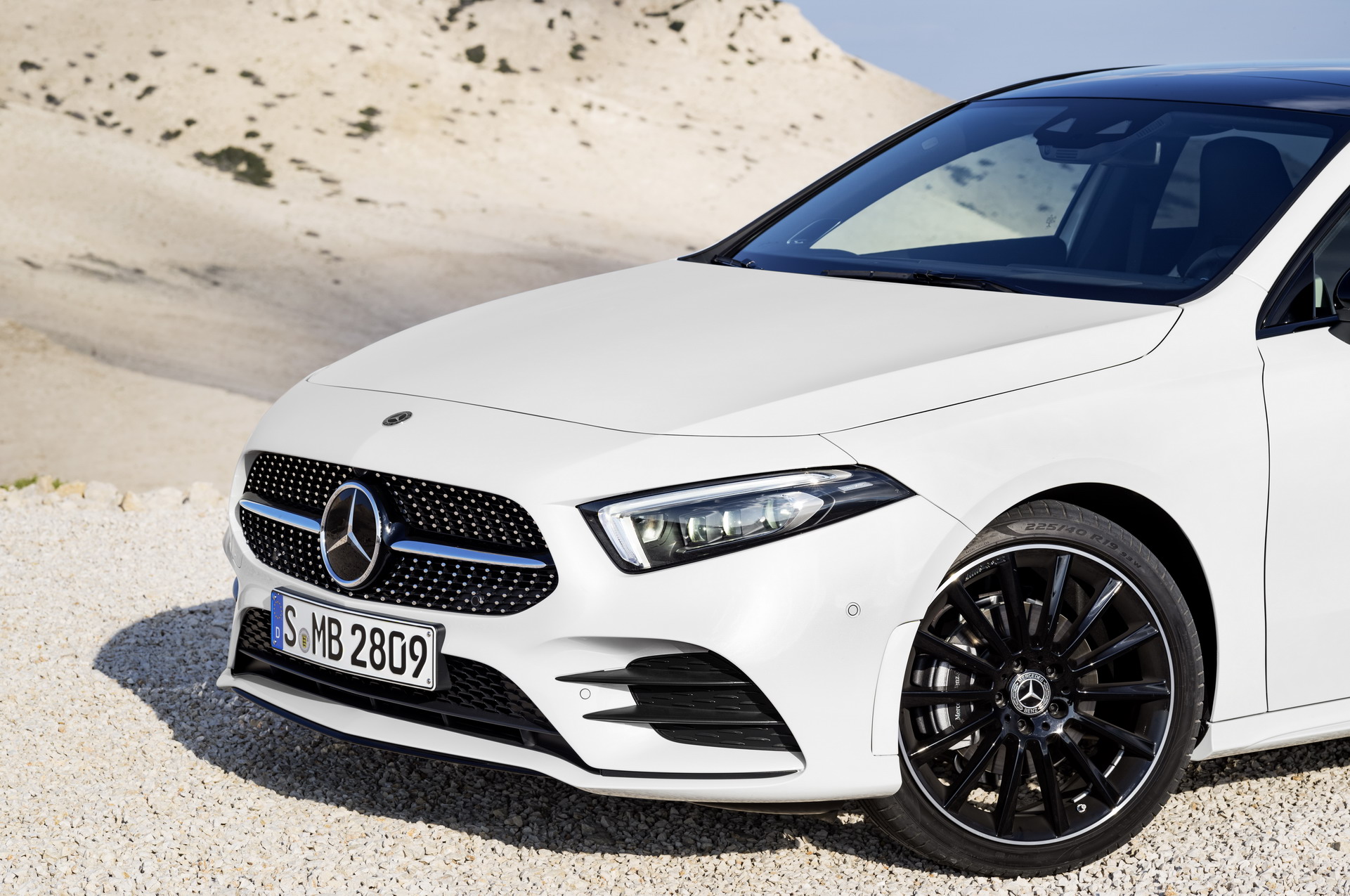 Mercedes-Benz_A-Class_2019_xe.tinhte.vn_4.jpg