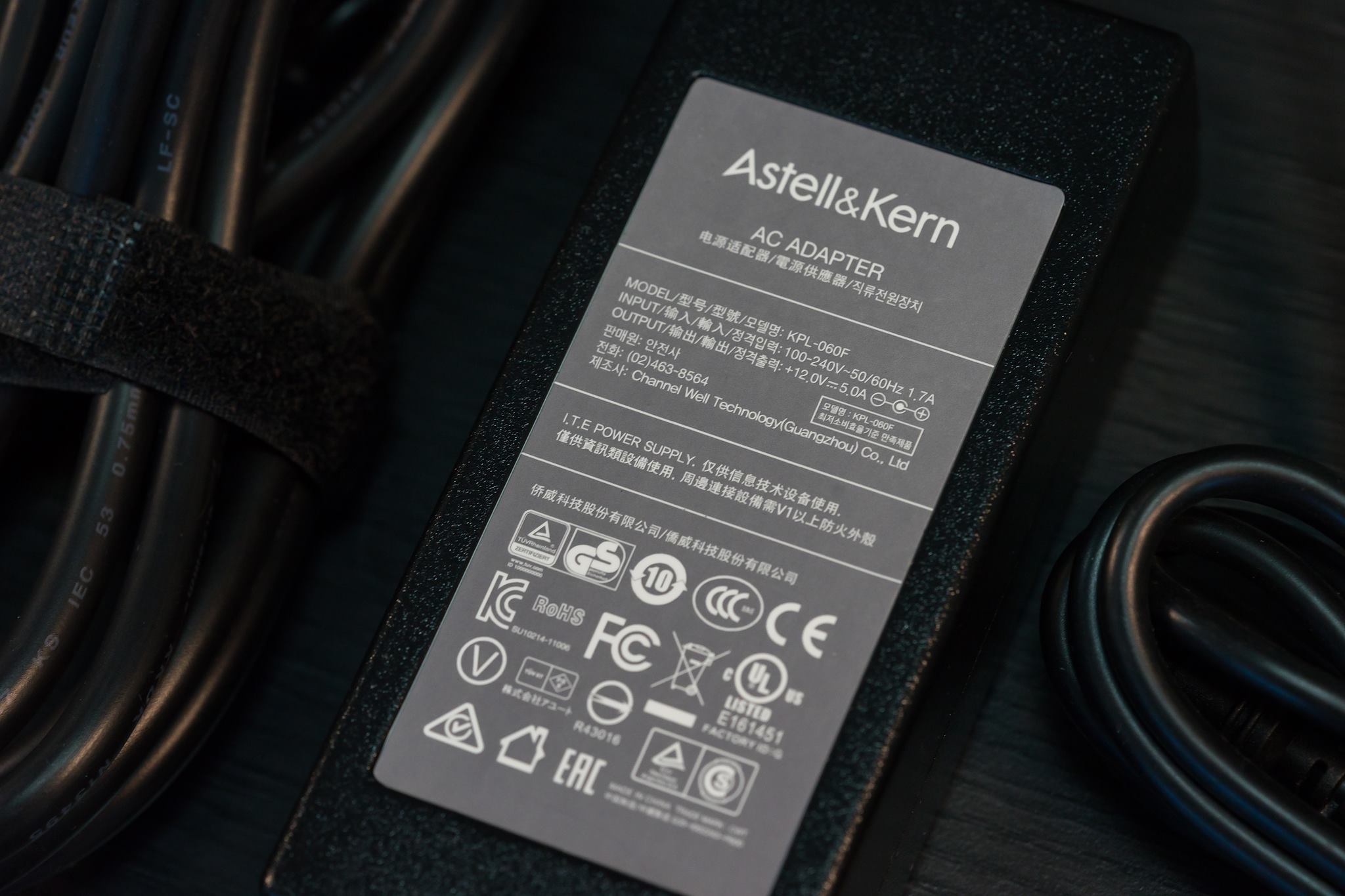 monospace_astell_kern_acro_L1000_17.jpg