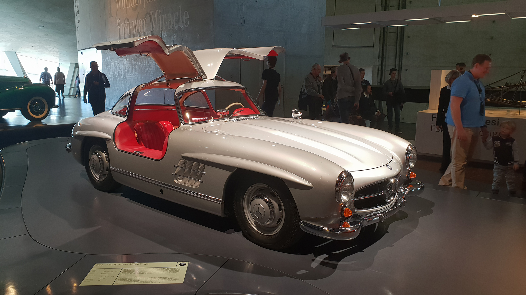 S9-Mercedes-Benz Museum-tinhte-11.jpg