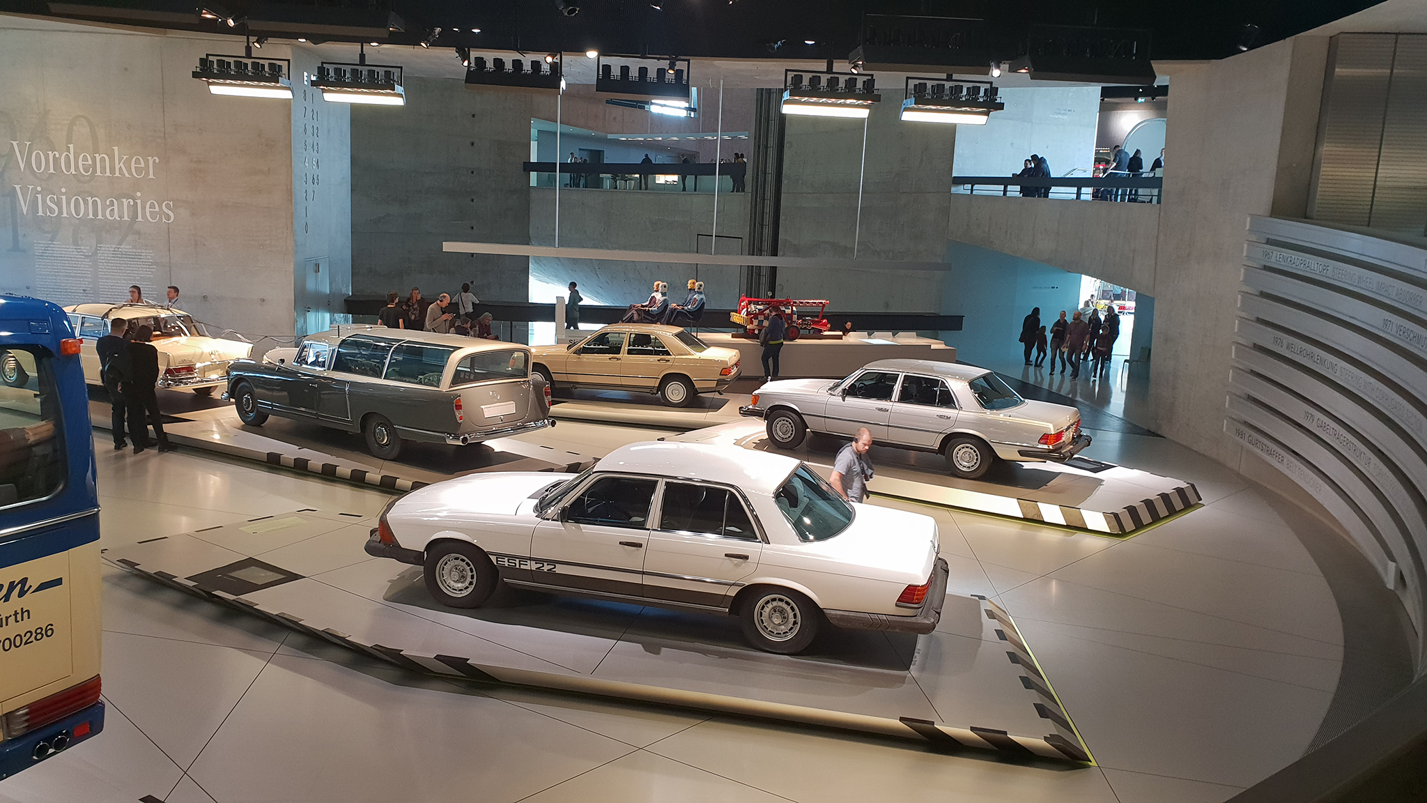 S9-Mercedes-Benz Museum-tinhte-19.jpg