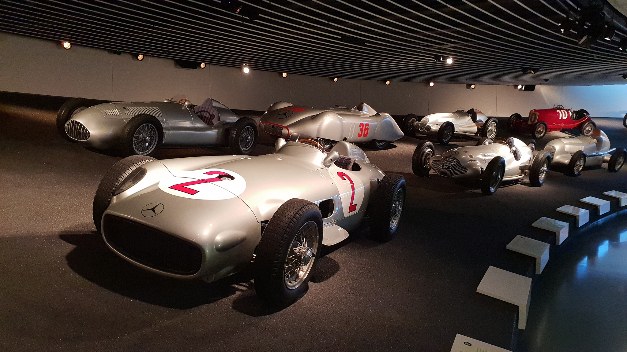 S9-Mercedes-Benz Museum-tinhte-33.jpg