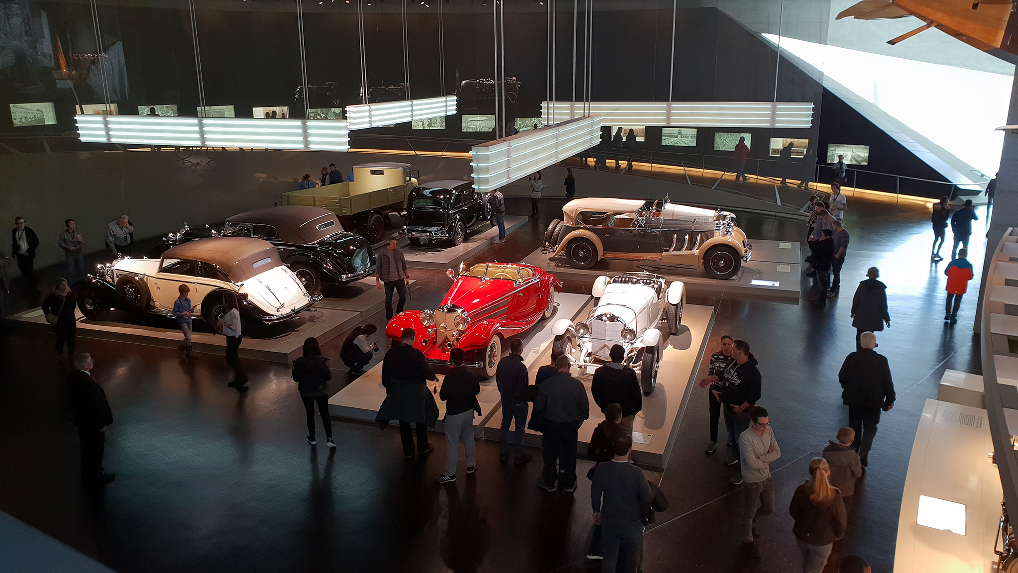 S9-Mercedes-Benz Museum-tinhte-68.jpg