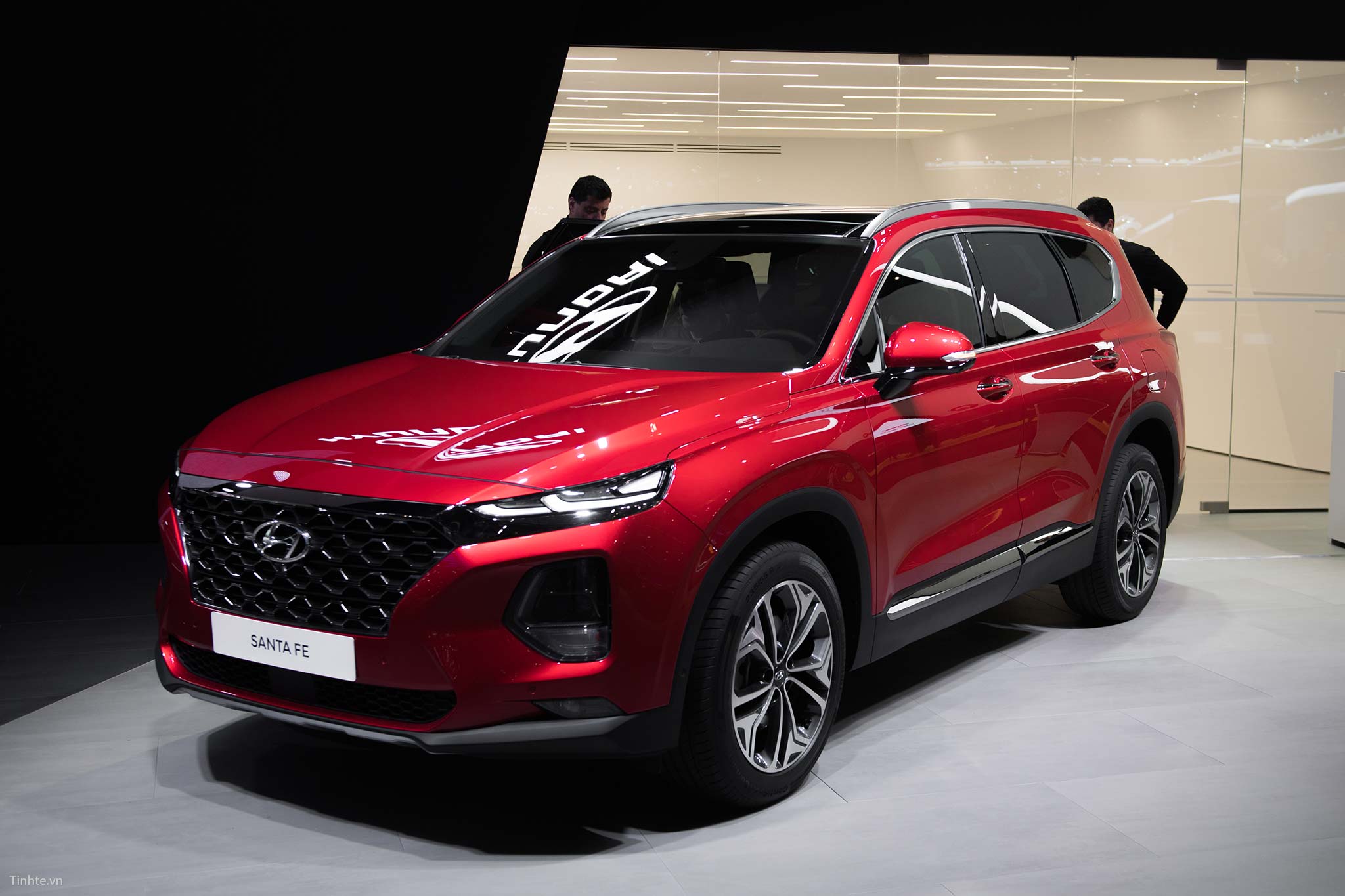 Hyundai santa fe 2019. Santa Fe 2019. Хёндай Санта Фе 2020 красный. Santa Fe красная 2019. Hyundai Santa 2019.