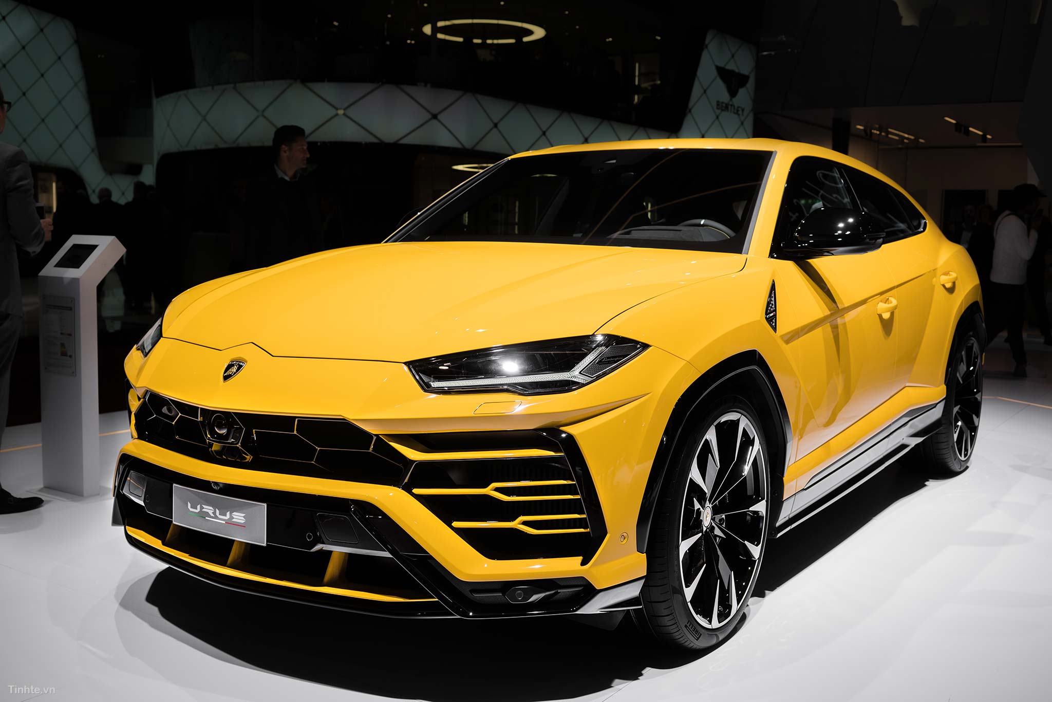 tinhte_lamborghini_suv_urus_gms18_18.jpg