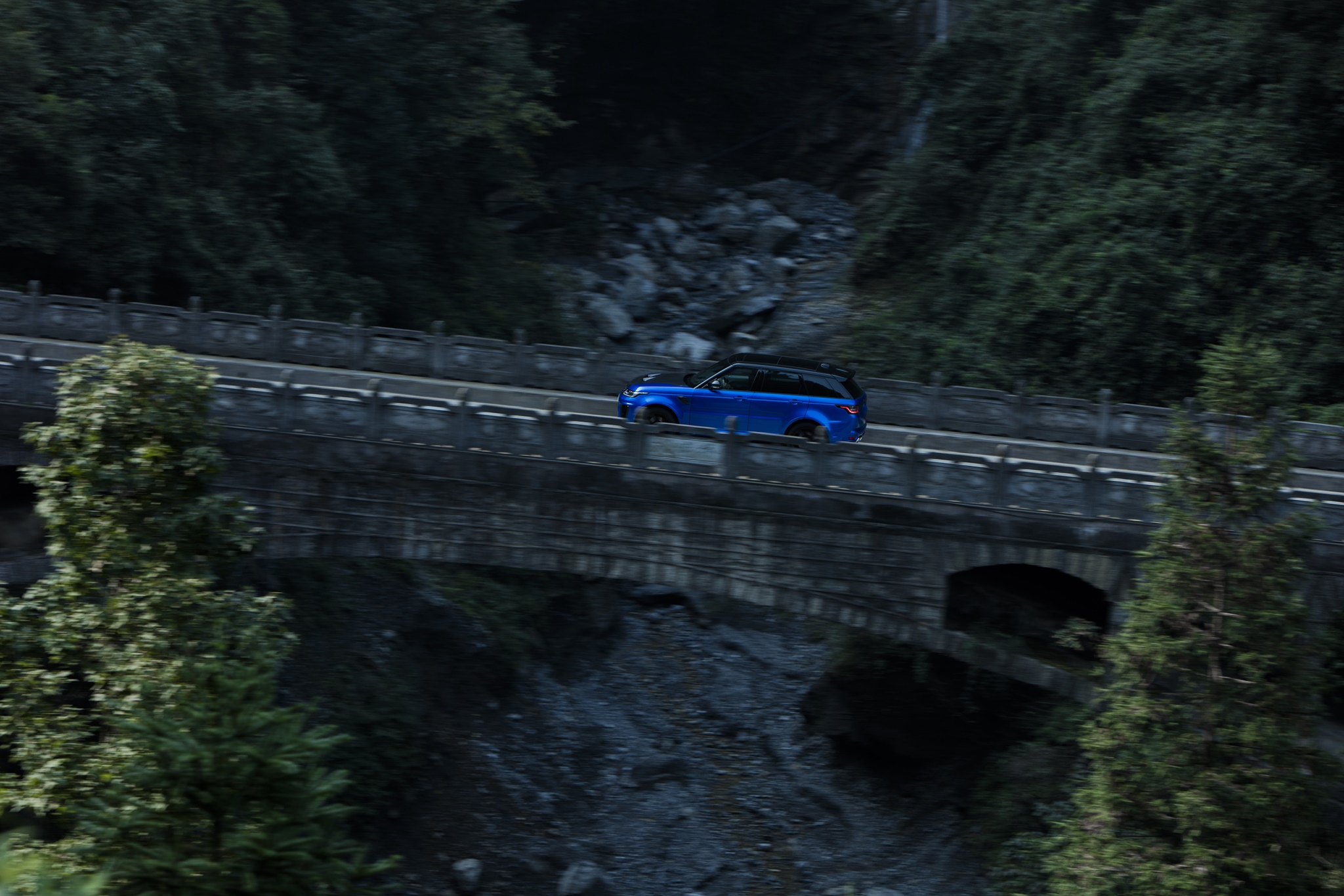 Range_Rover_Sport_SVR_Xe_Tinhte-014.jpg