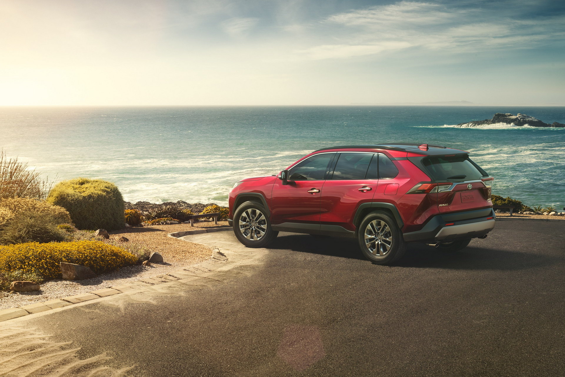 2019-Toyota-RAV4-4.jpg