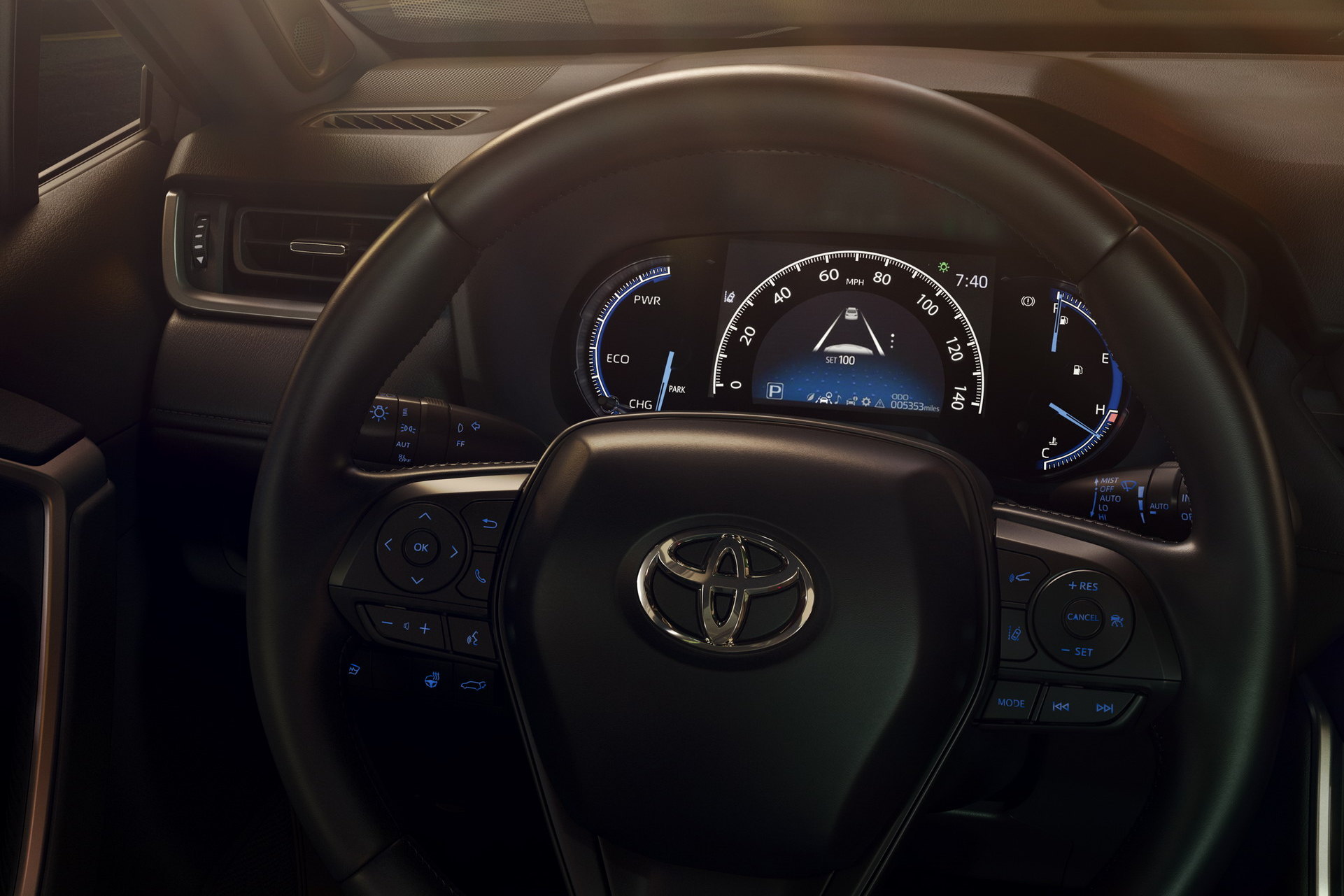 2019-Toyota-RAV4-17.jpg