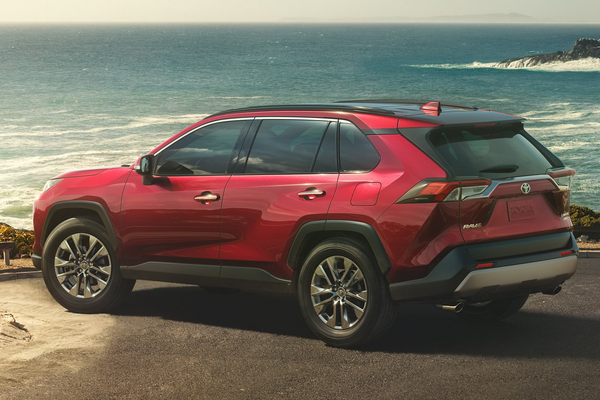 2019-Toyota-RAV4-26.jpg