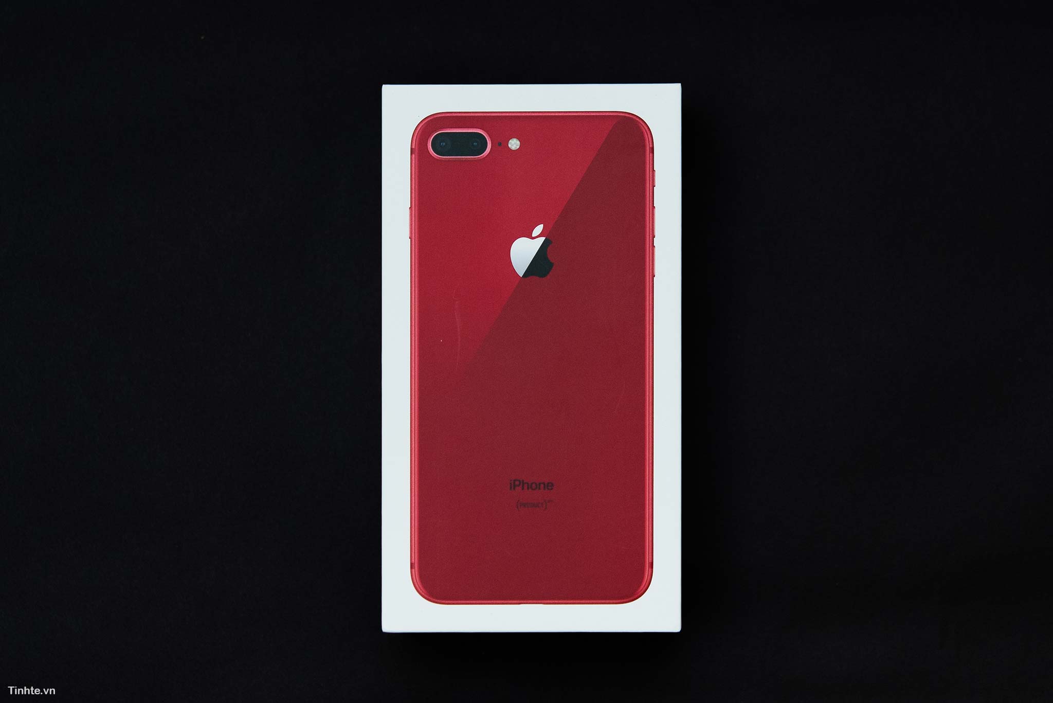 tinhte_tren_tay_apple_iphone_8_product_red_1.jpg