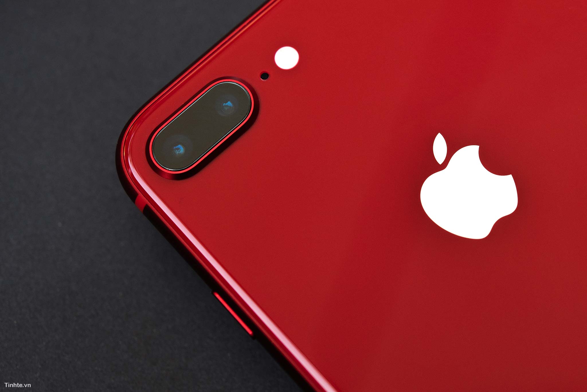 tinhte_tren_tay_apple_iphone_8_product_red_23.jpg