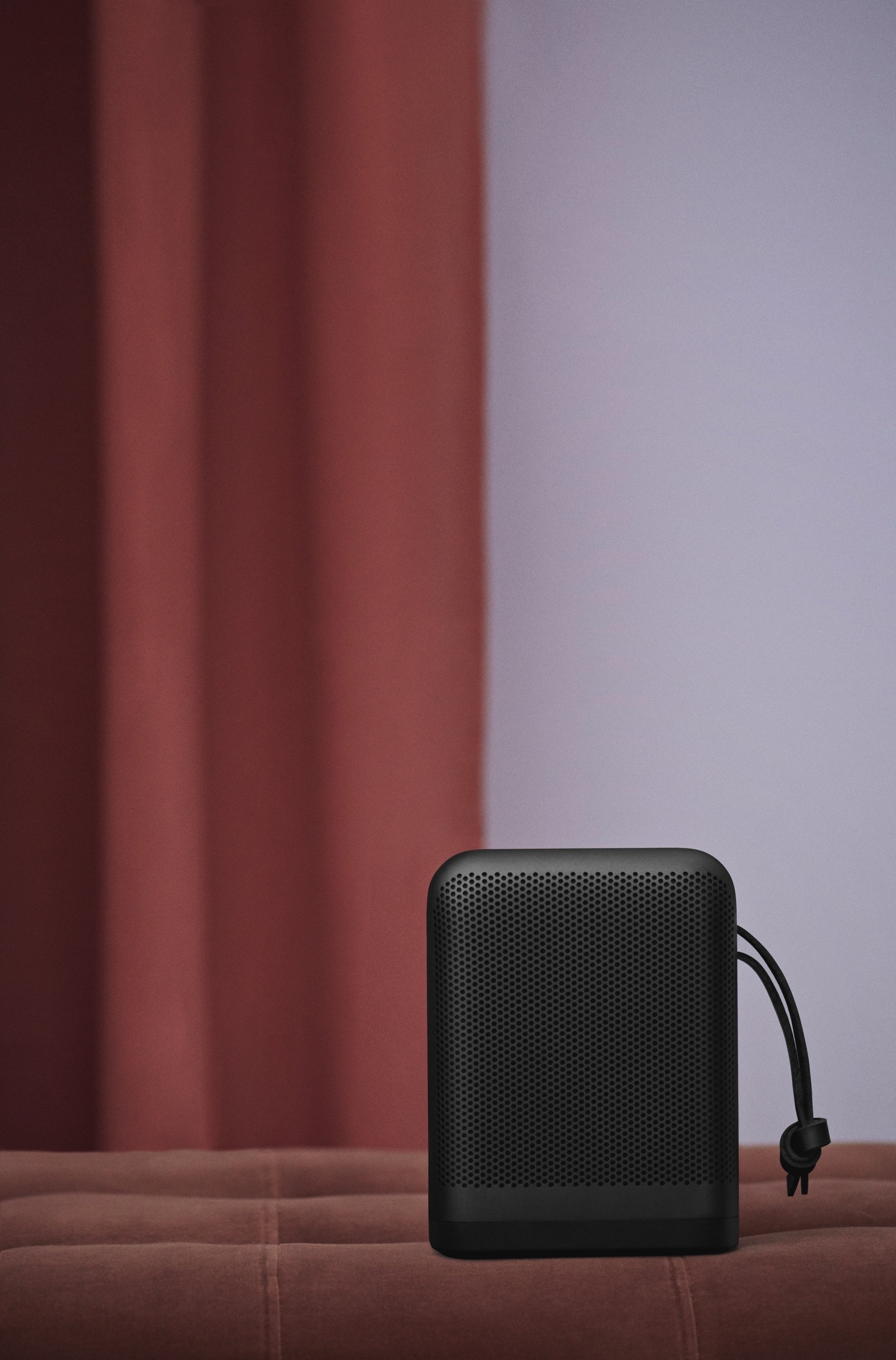 beoplay-p6-black-41493358531-o-1.jpg