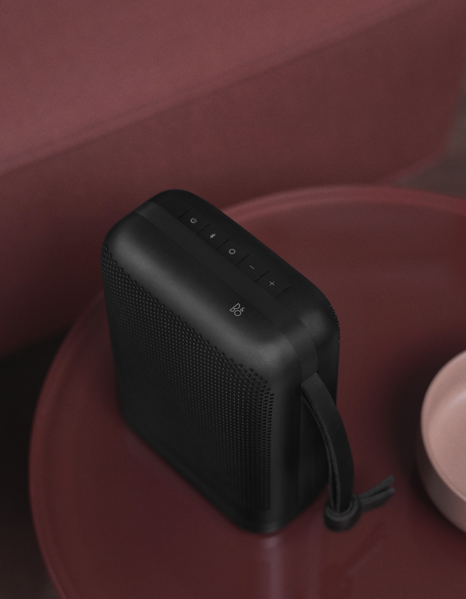 beoplay-p6-black-41493358961-o-1.jpg