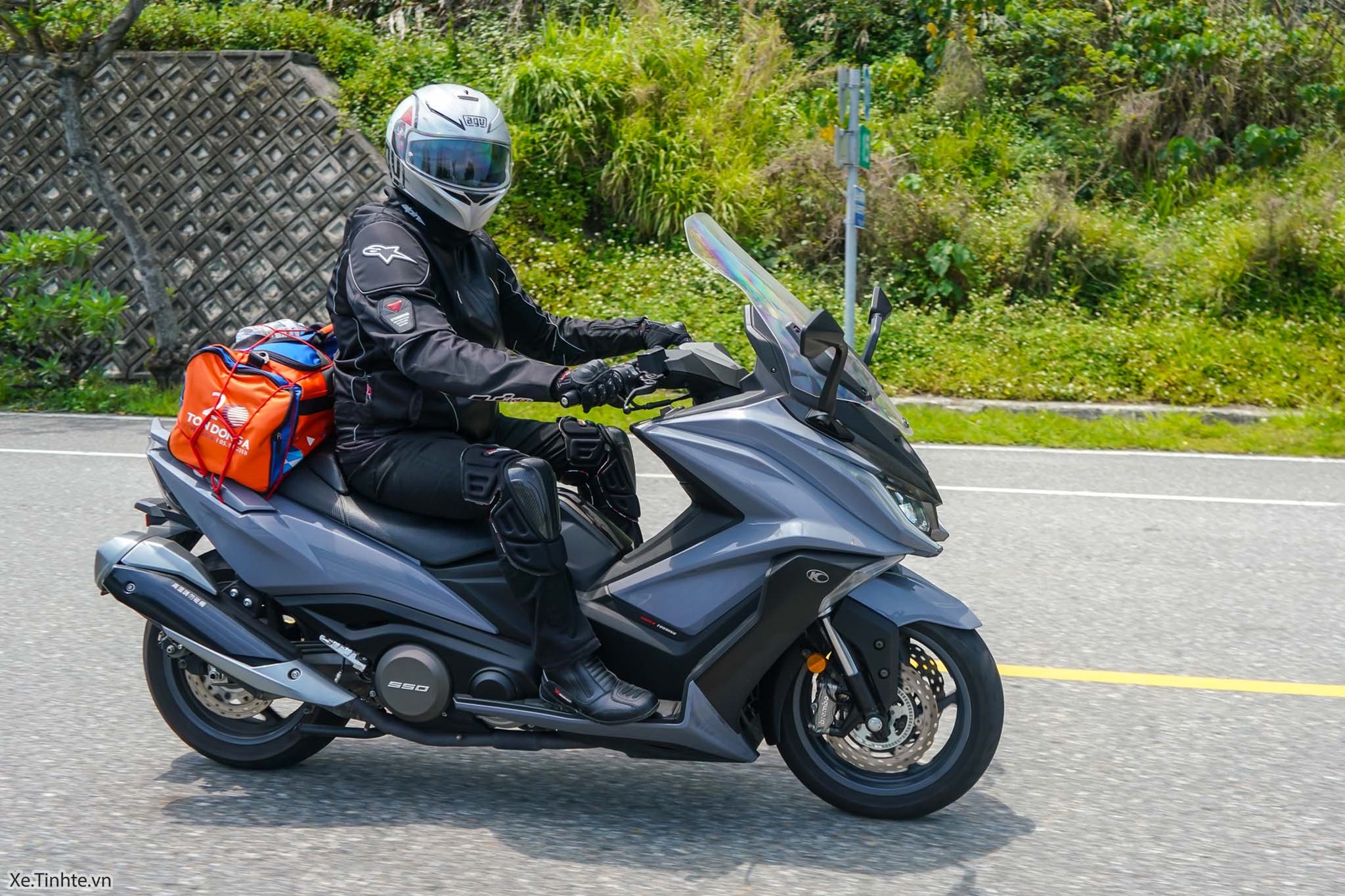 Kymco_AK_550_2018_Xe_Tinhte-003.jpg