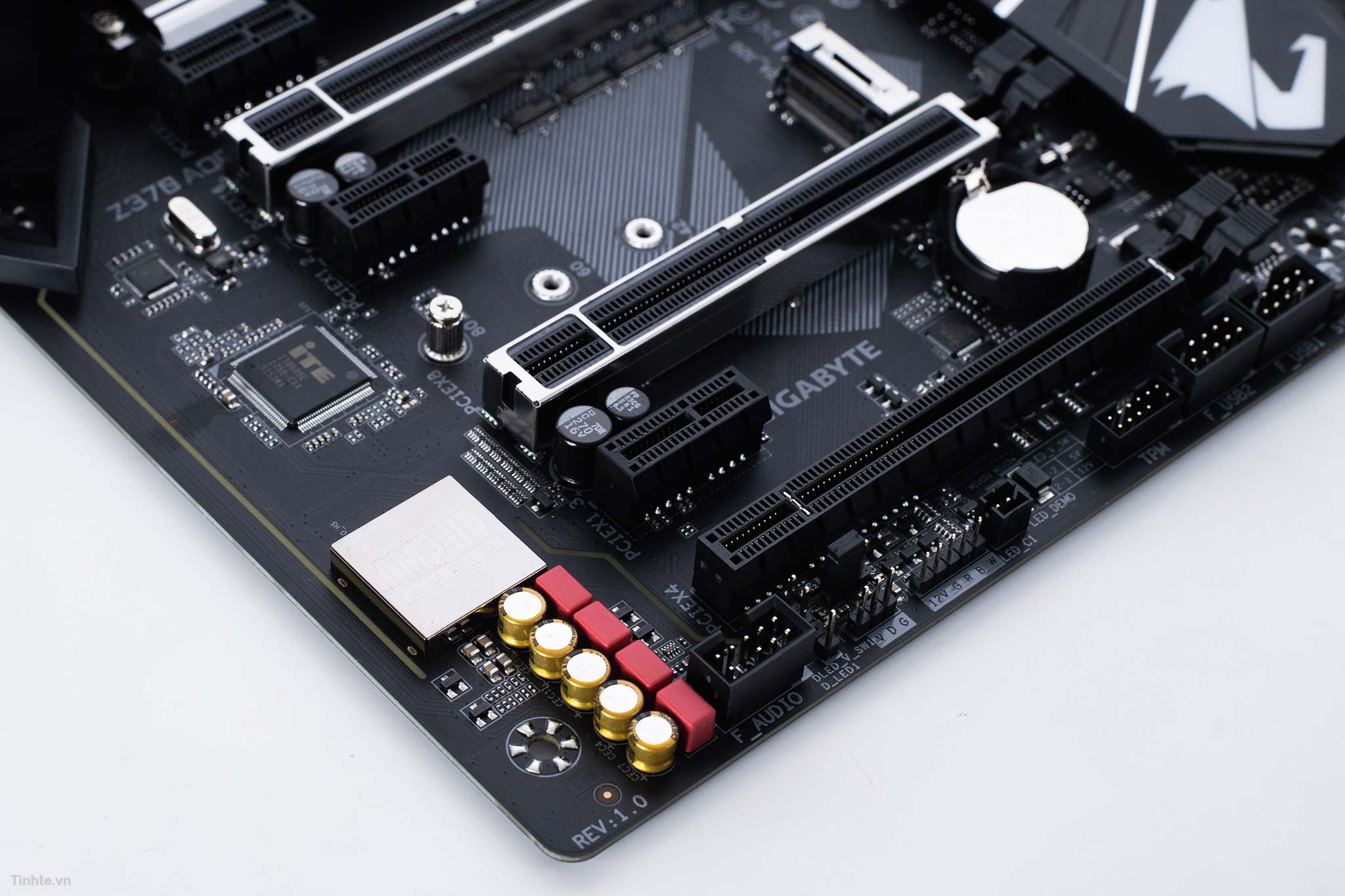 tinhte_tren_tay_mainboard_gigabyte_optane_6.jpg