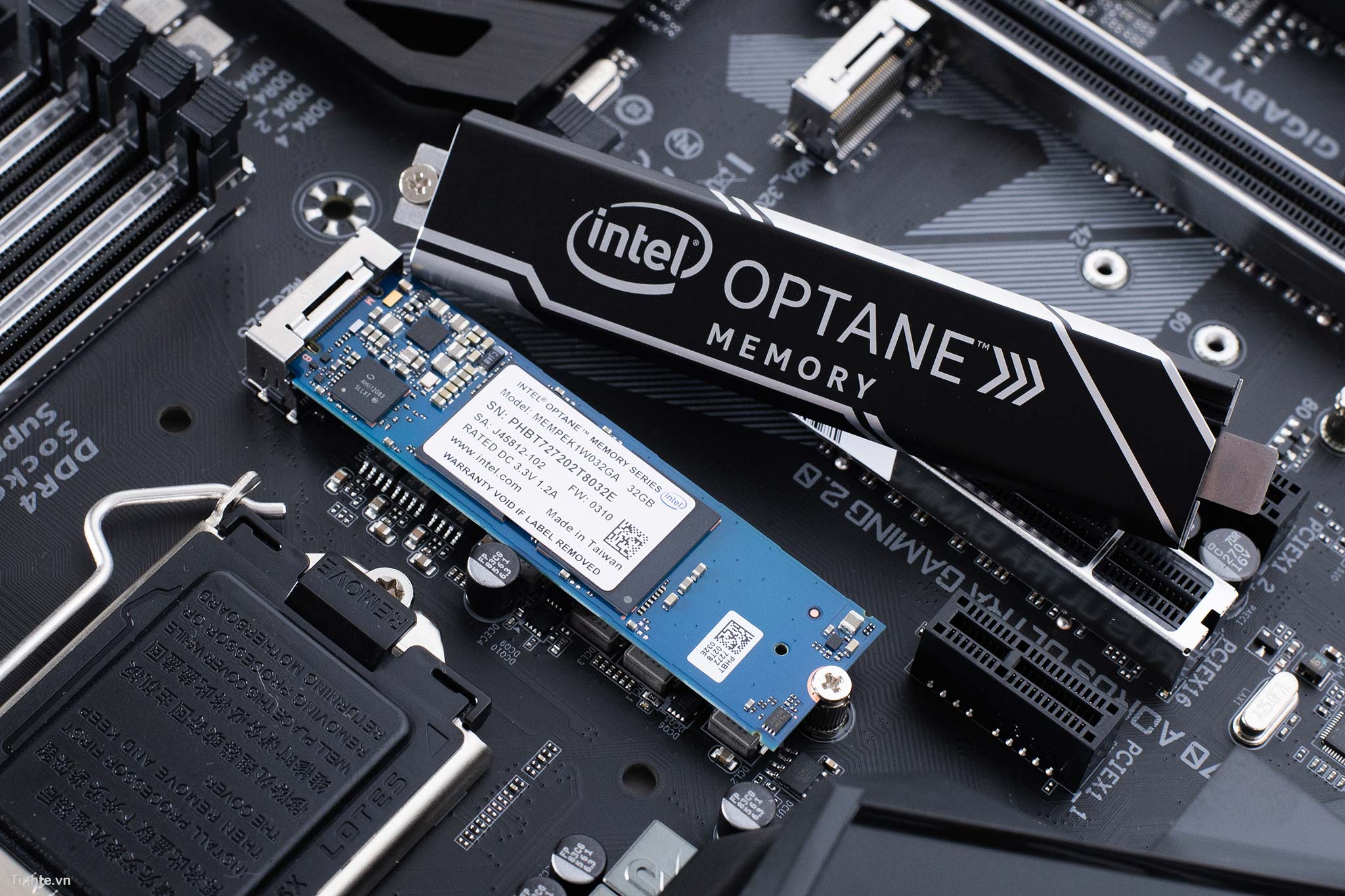 tinhte_tren_tay_mainboard_gigabyte_optane_17.jpg