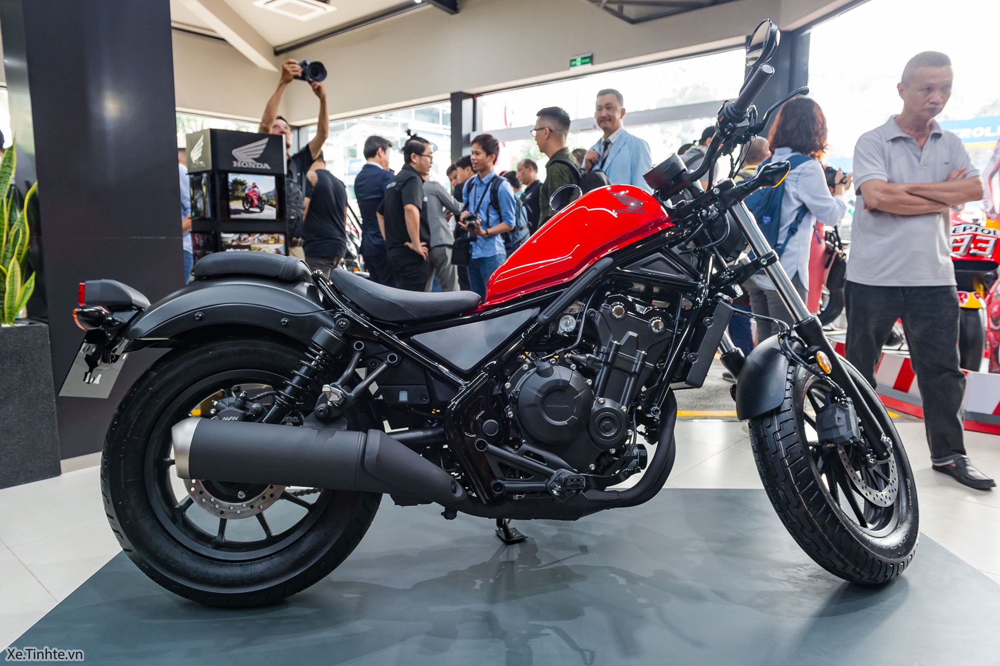 Honda Việt Nam chính thức phân phối xe mô tô dung tích từ 500cc trở lên  giá từ 172 triệu