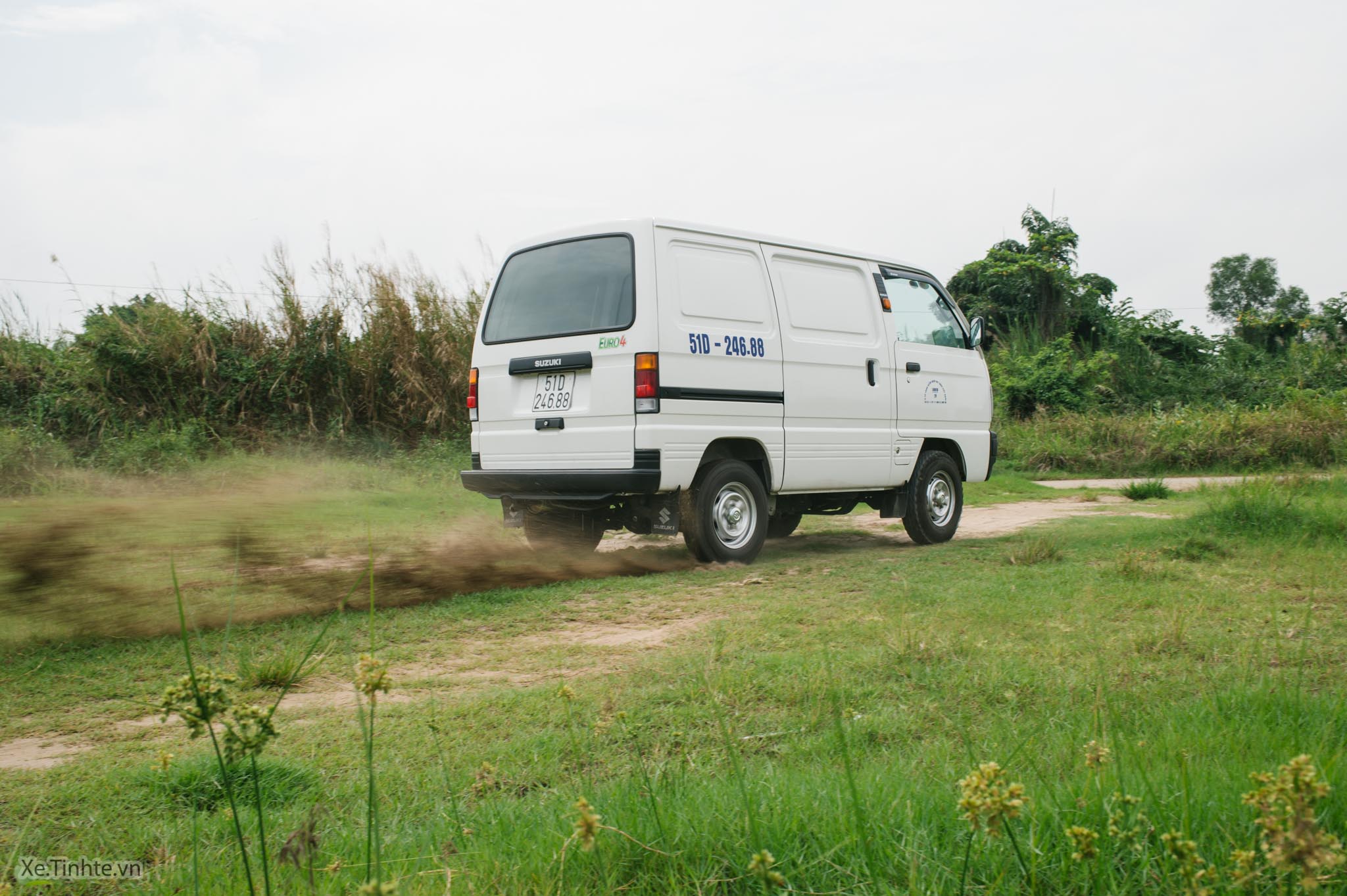 Suzuki_Carry Blind Van_Xe.tinhte.vn-0230.jpg