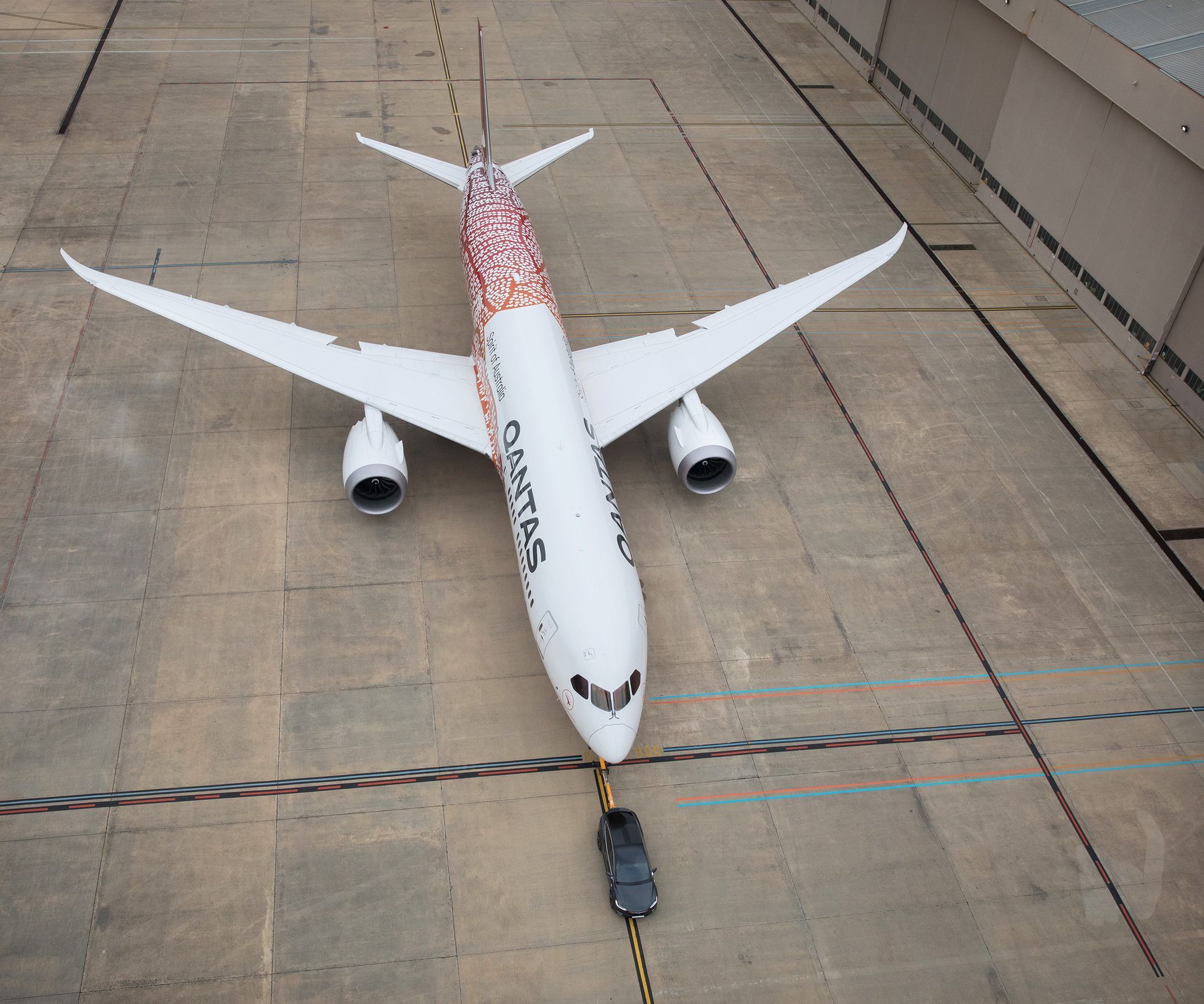 qantas-boeing-787-9-tesla-model-x-4.jpg