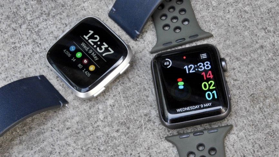 versa vs iwatch 3