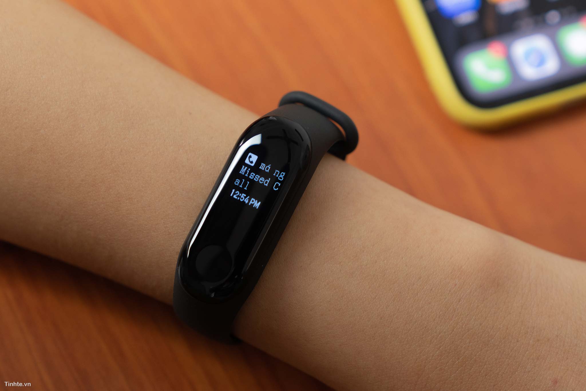 tinhte_tren_tay_xiaomi_miband_3_9.jpg