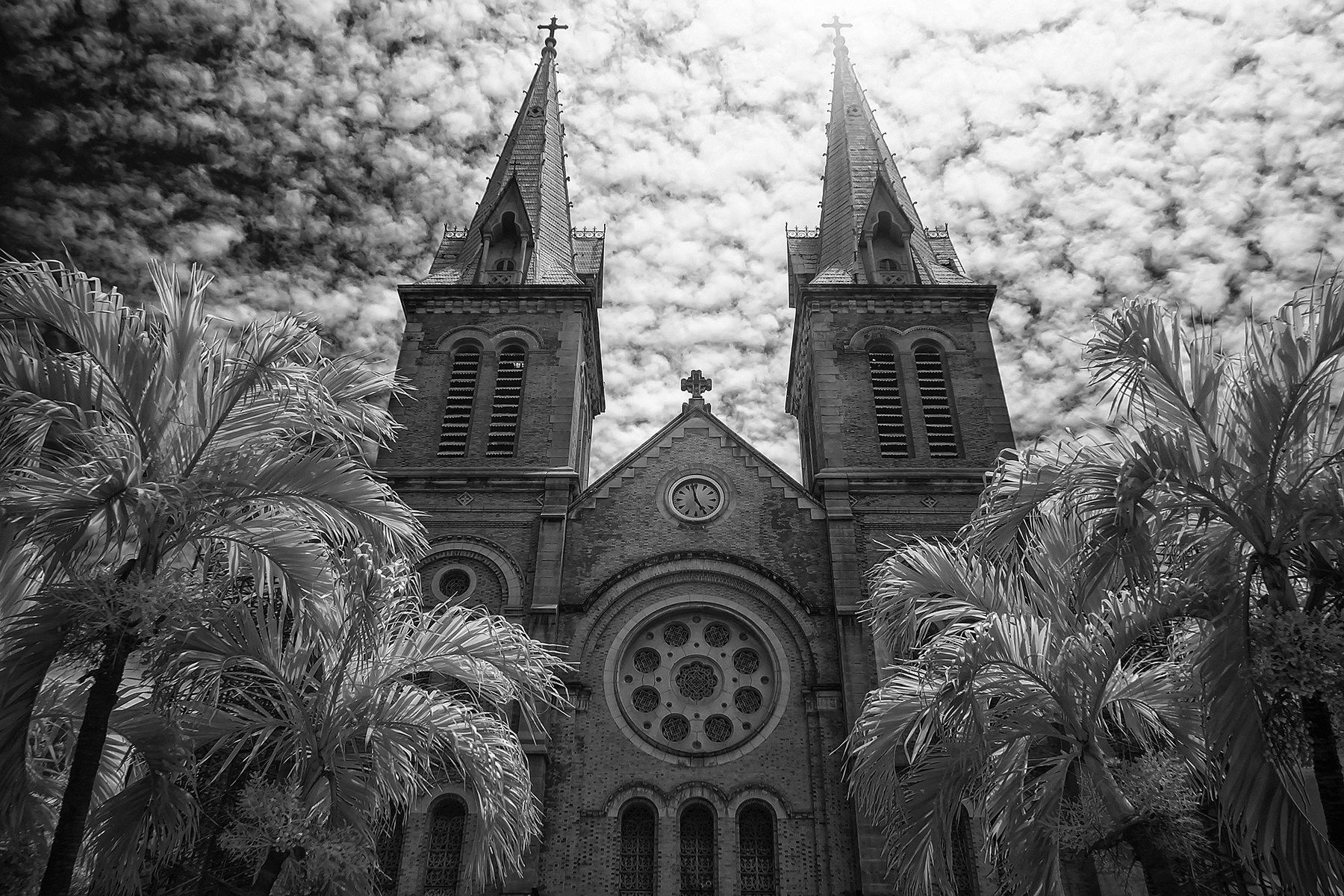 Cathédrale Notre-Dame de Saigon - 005.jpg