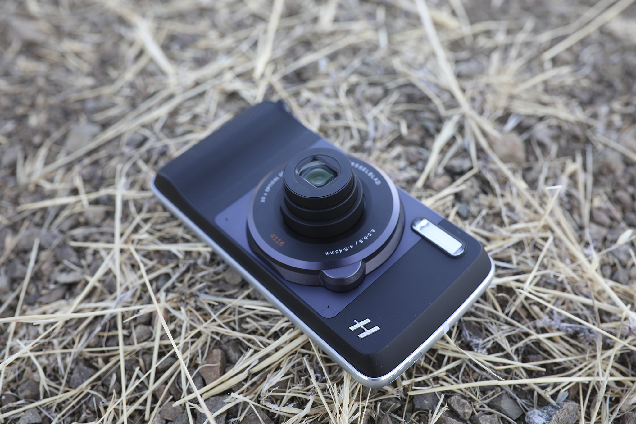 Hasselblad-True-Zoom-motomod-Motorola-Review-1-6.jpg
