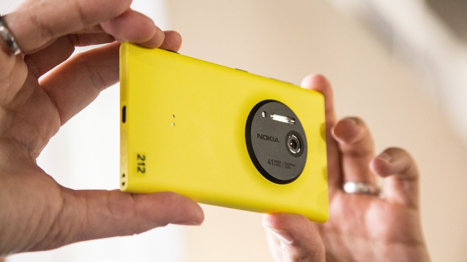 Nokia-Lumia-1020-f.jpg
