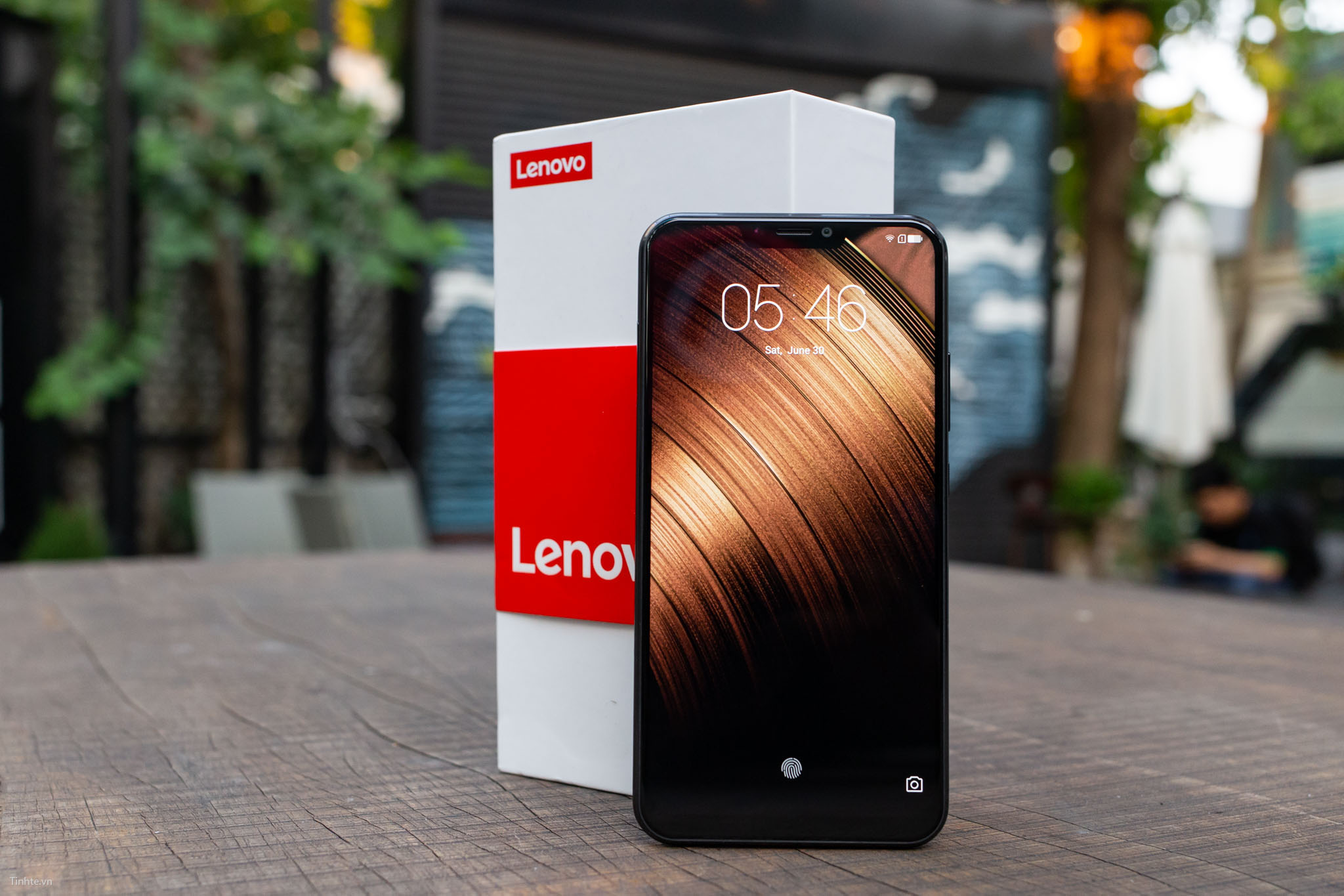 Tinhte.vn_Lenovo_Z5-7.jpg