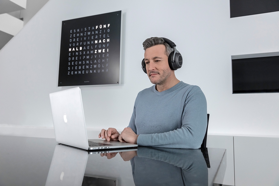 Monospace_Beyerdynamic_Amiron_Wireless_p3.jpg